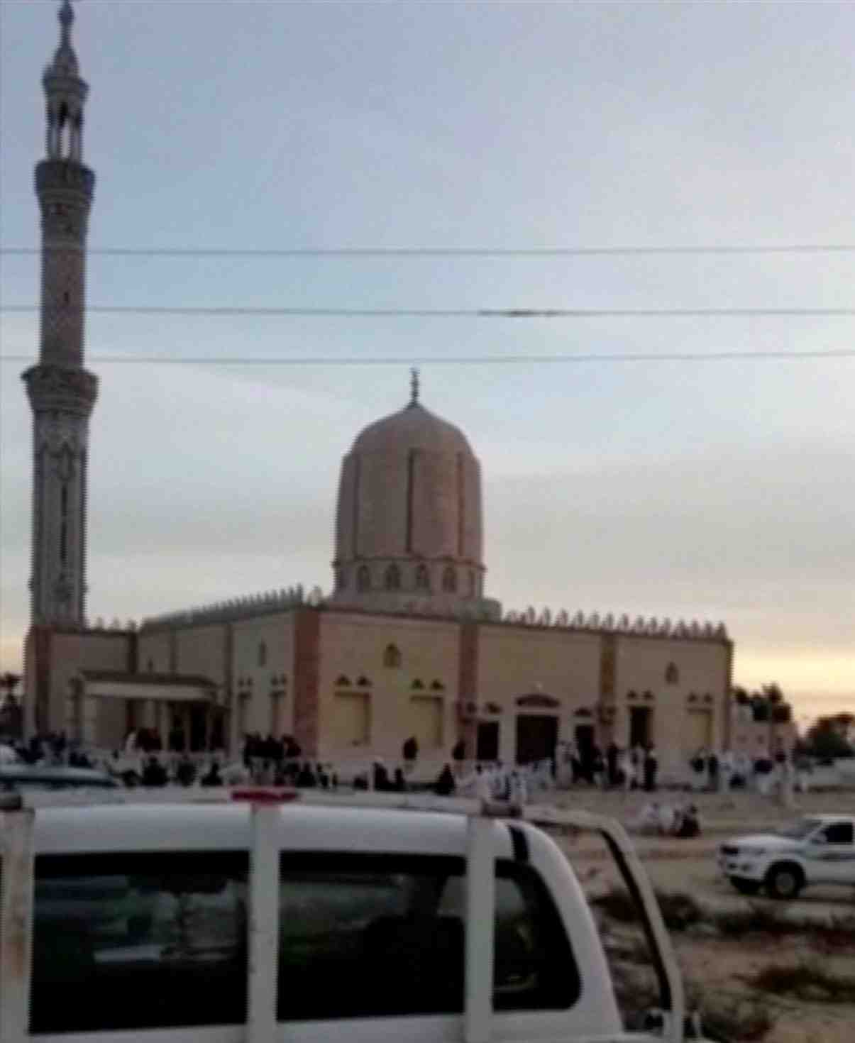 L'attaque d'une mosquee fait 235 morts dans le nord-sinai
