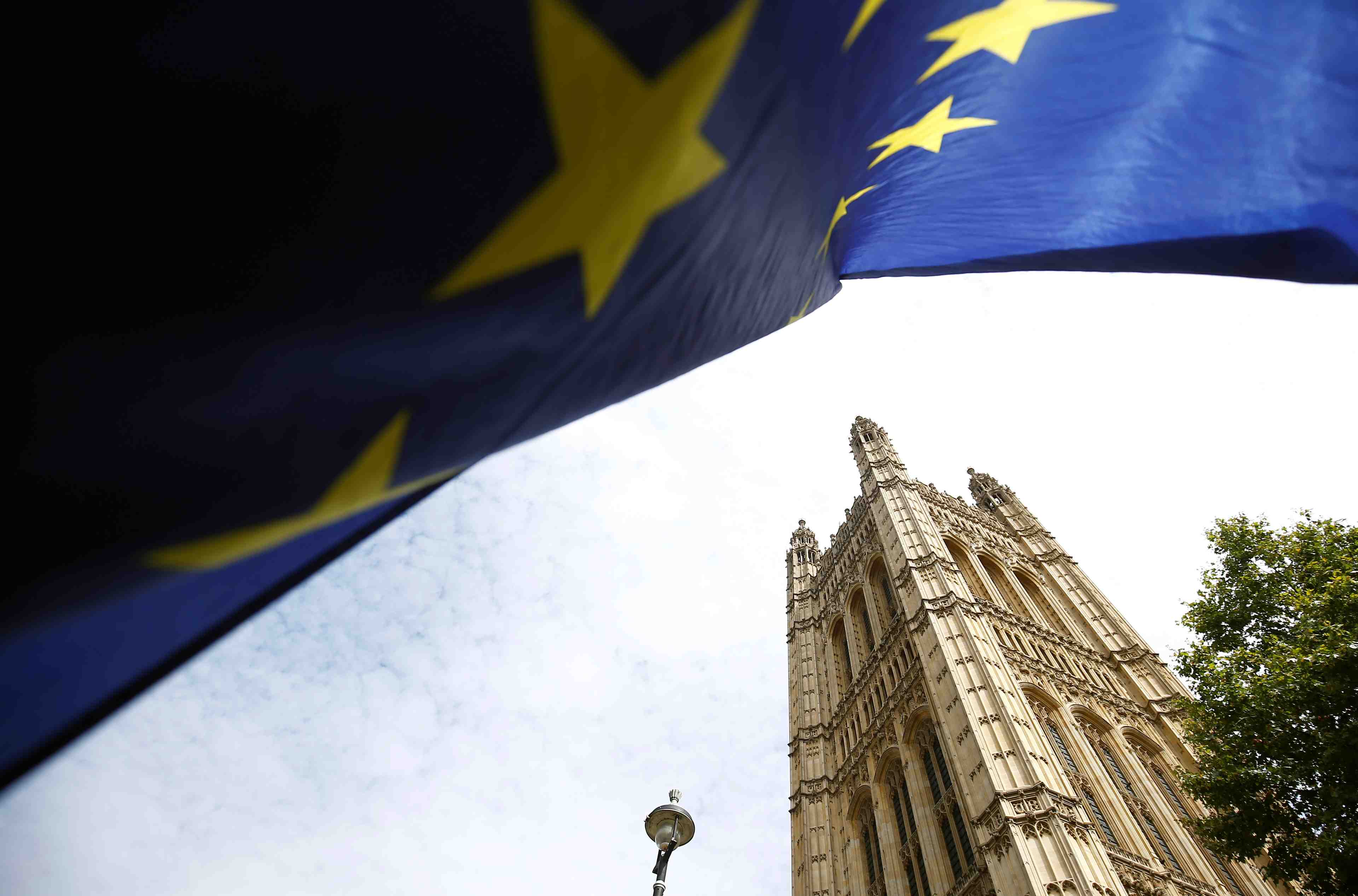 Brexit: londres evoque un retrait de clauses contestees par l'ue