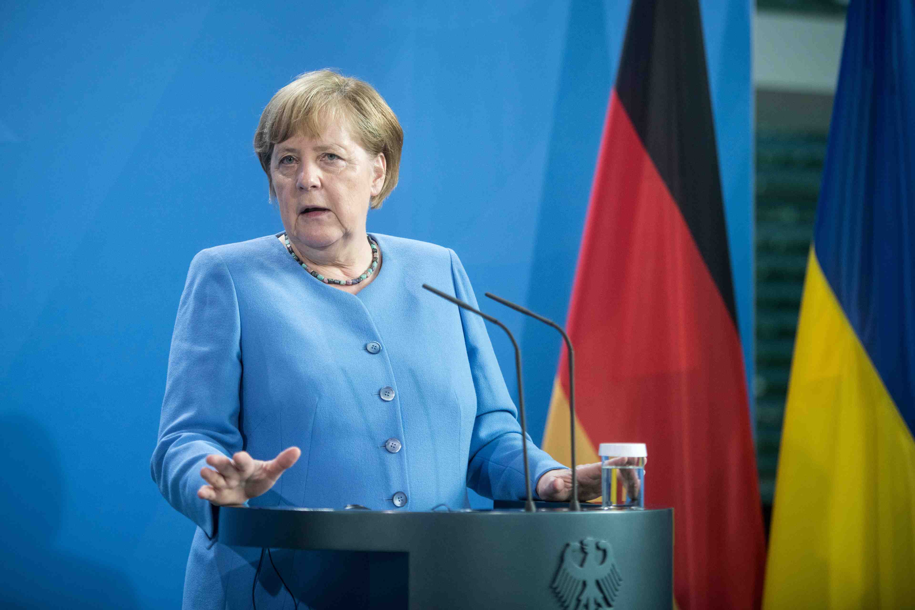 L'allemagne n'envisage pas la vaccination obligatoire, dit angela merkel