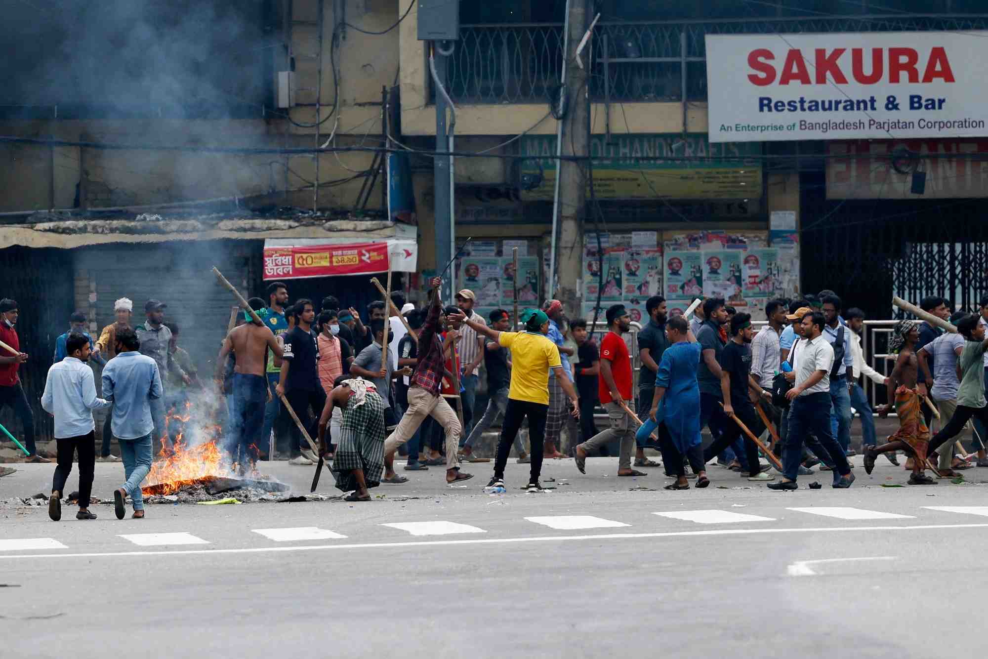 Manifestation contre le premier ministre hasina a dhaka
