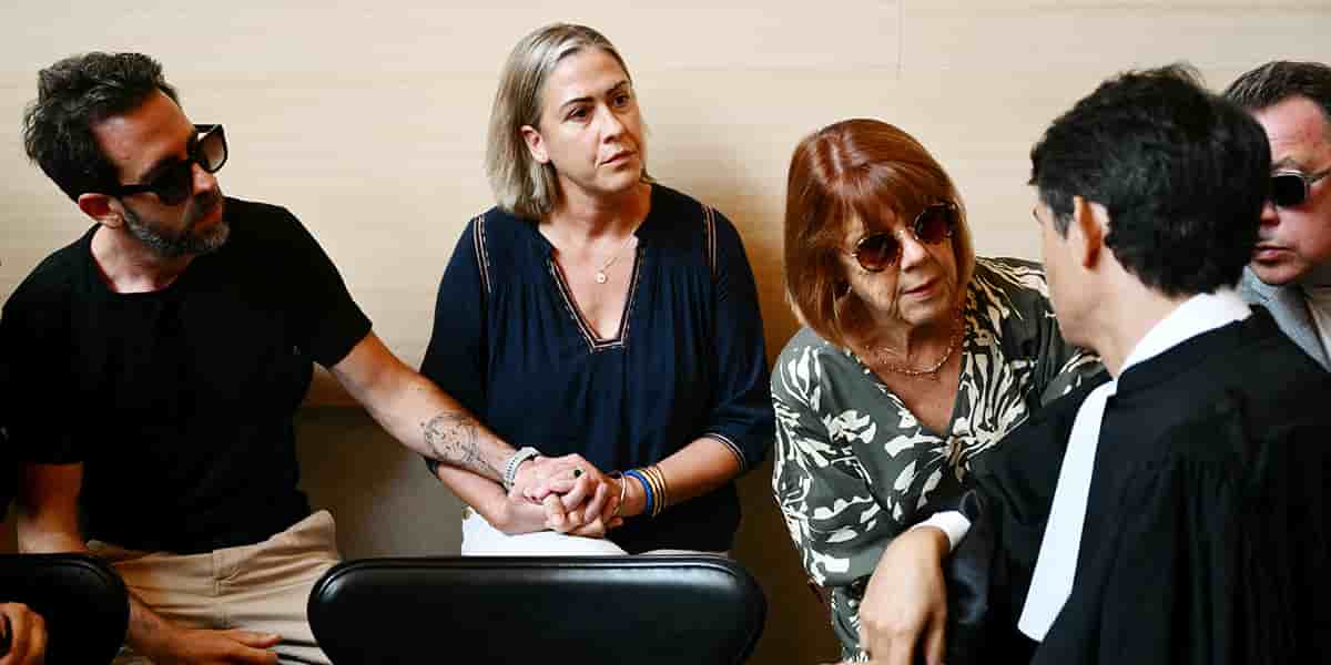 Le 2 septembre à Avignon, lors de l’ouverture du procès, Gisèle Pelicot est entourée de sa fille Caroline Darian et de ses deux fils, Florian et David.