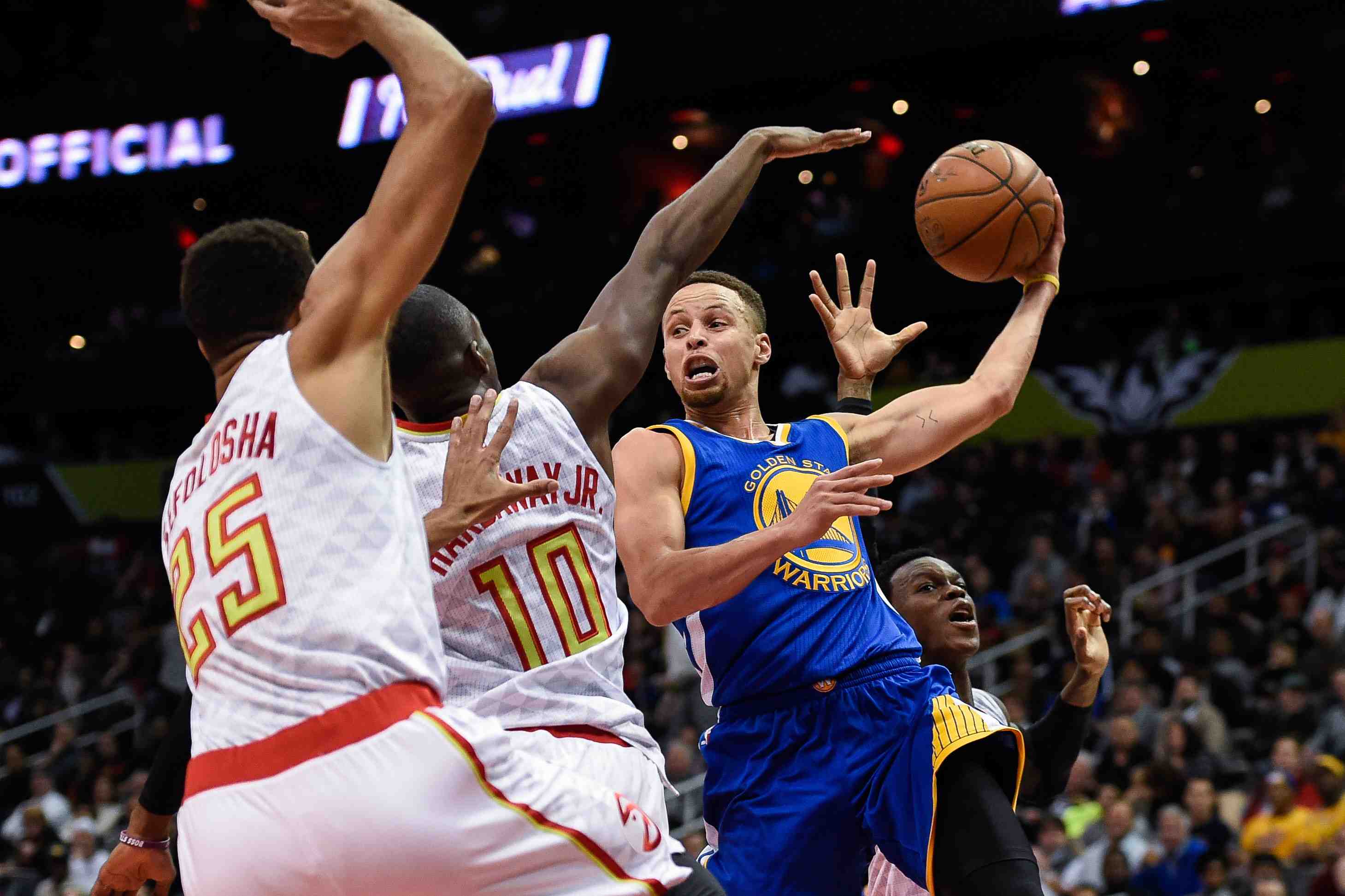 Les golden states warriors restent au top, cleveland chute a detroit
