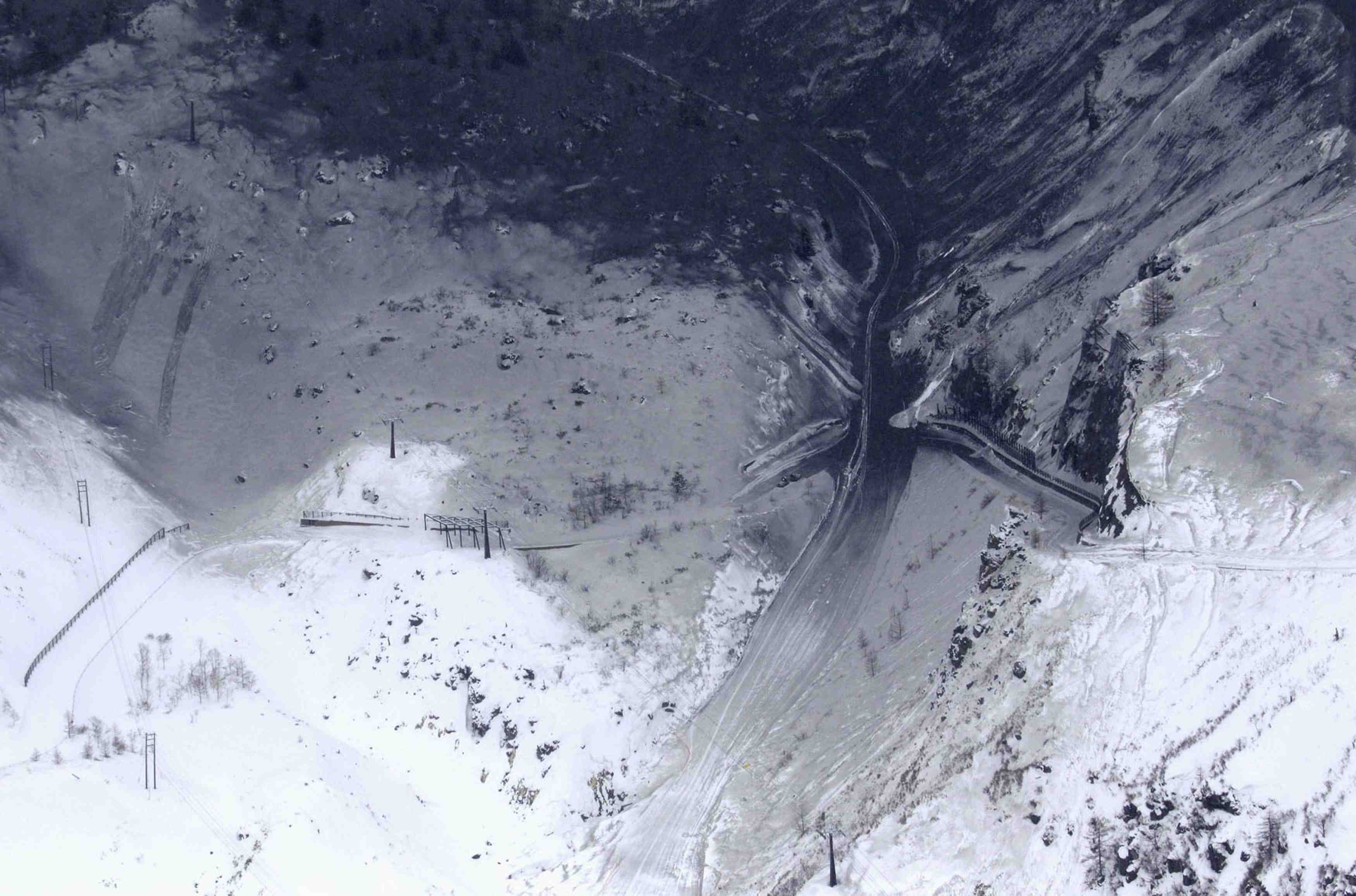 Japon: eruption d'un volcan pres d'un station de ski