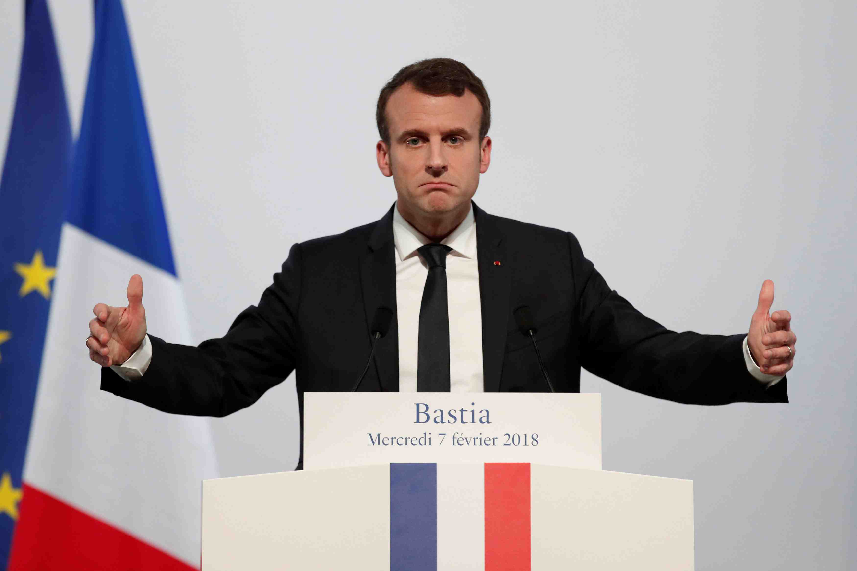 Macron d'accord pour mentionner la corse dans la constitution