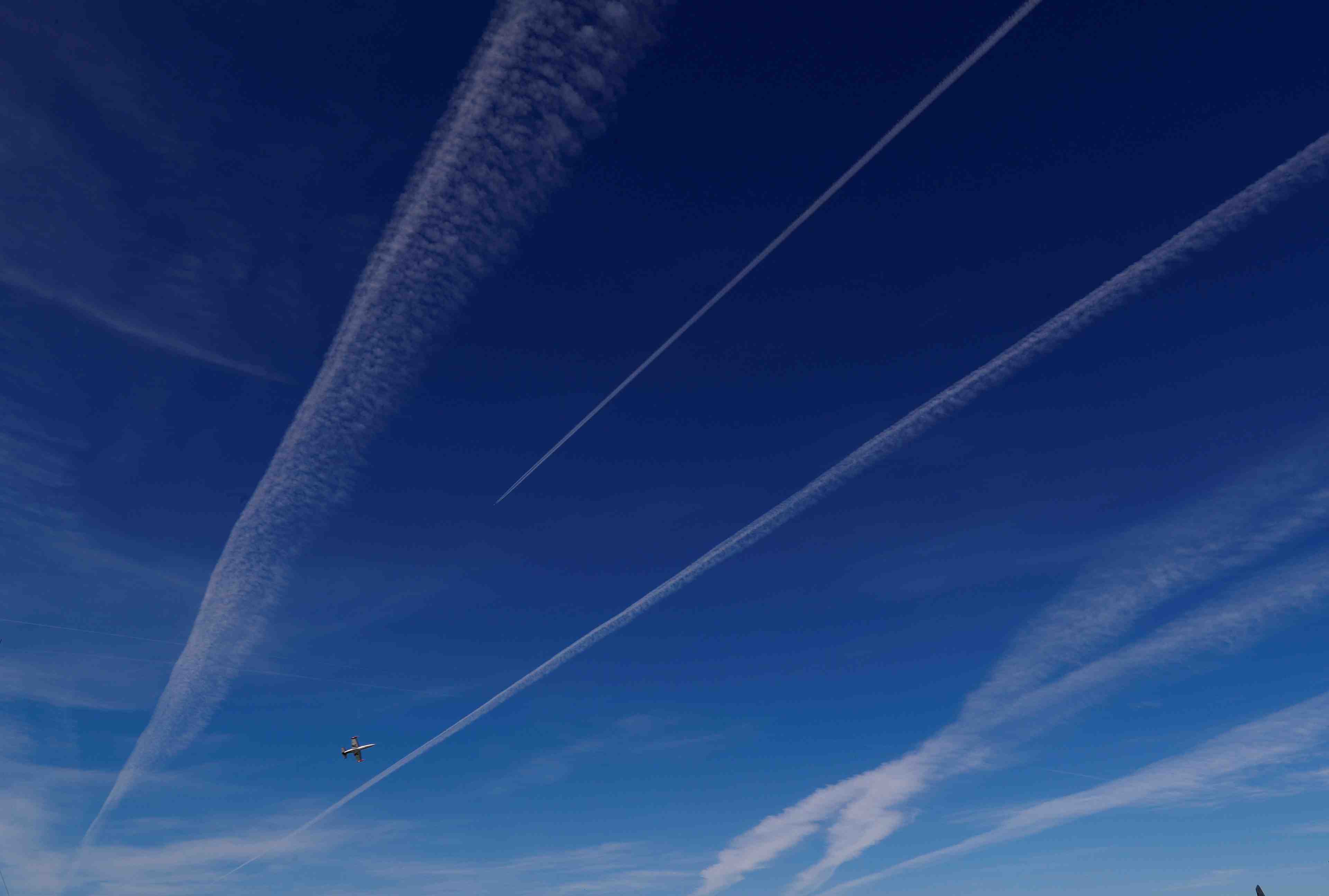 Le secteur aerien fait peu contre le changement climatique, selon une etude