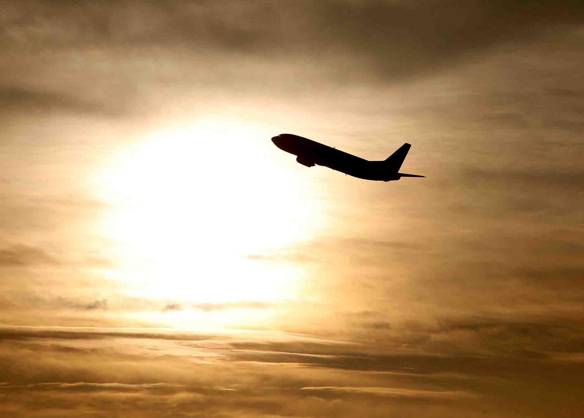 L'ue pourrait interdire l'ensemble de son espace aerien aux avions russes