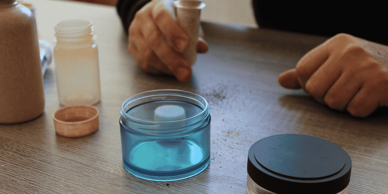 Contrairement au plastique d'origine fossile, les matériaux biosourcés sont biocompostables via des réseau de collecte.