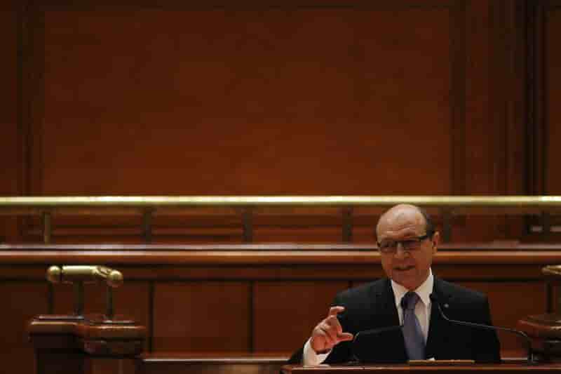 Le président roumain rejette un accord avec le FMI