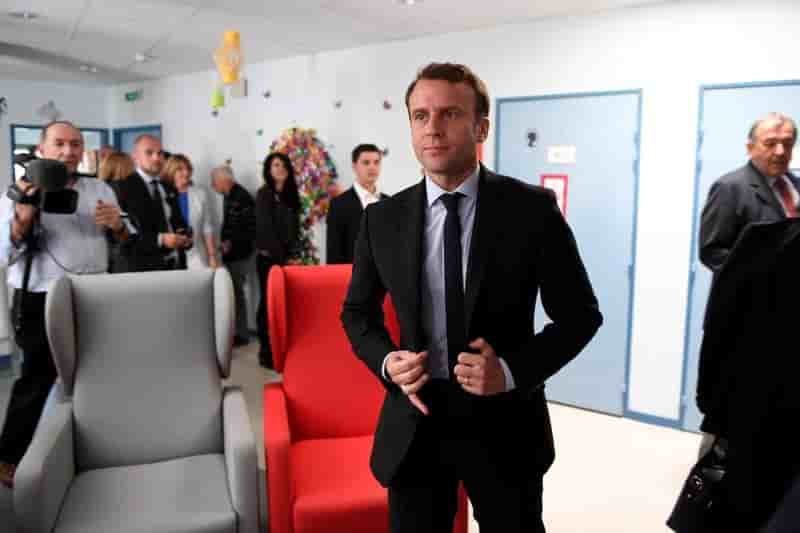 Macron devance le pen au 1er tour, selon un sondage harris interactive