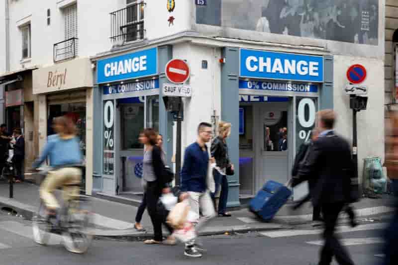 Changes: volumes en hausse grace a l'euro, au yuan et au rouble