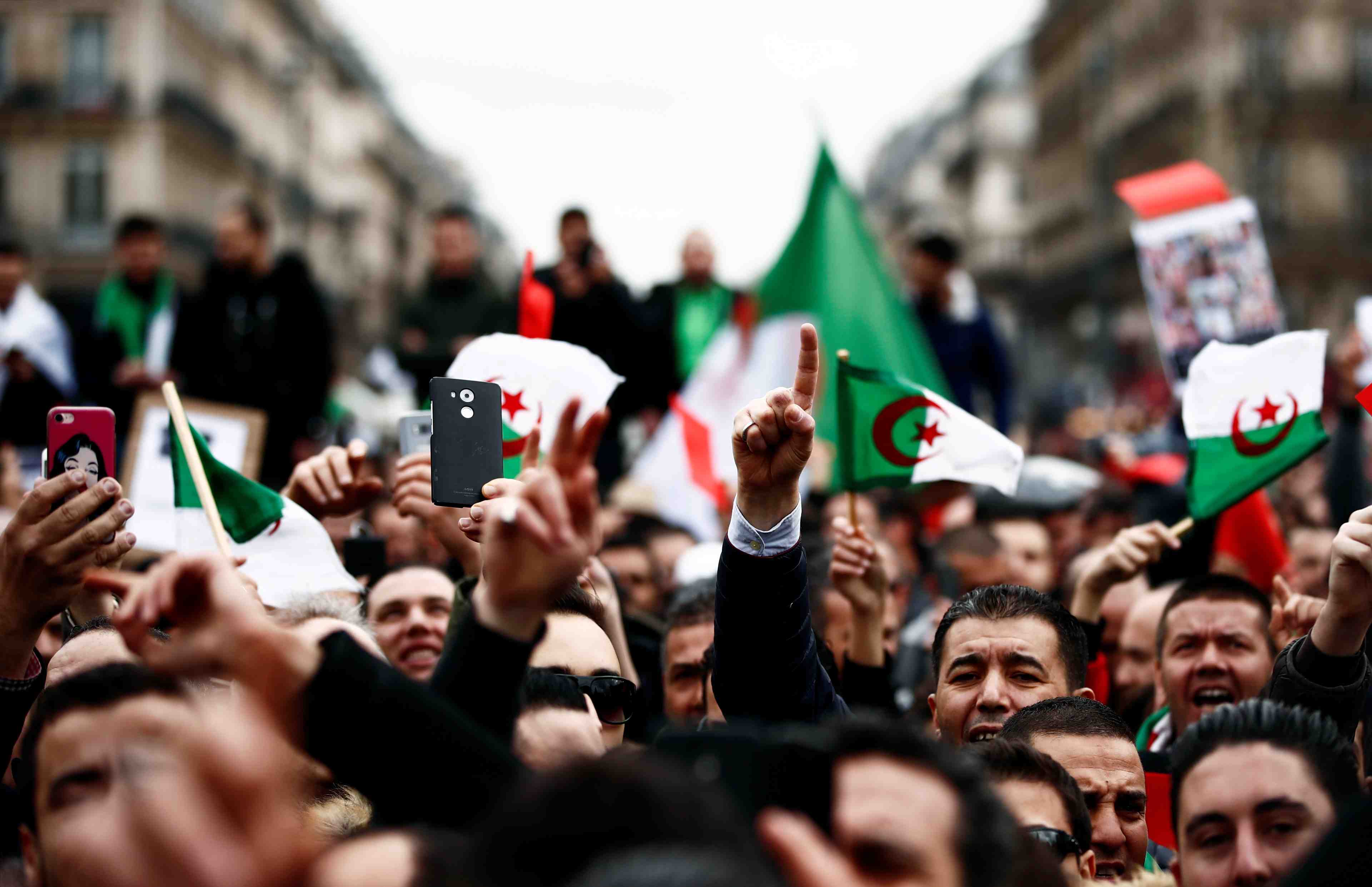 La france reaffirme sa ligne sur la presidentielle en algerie