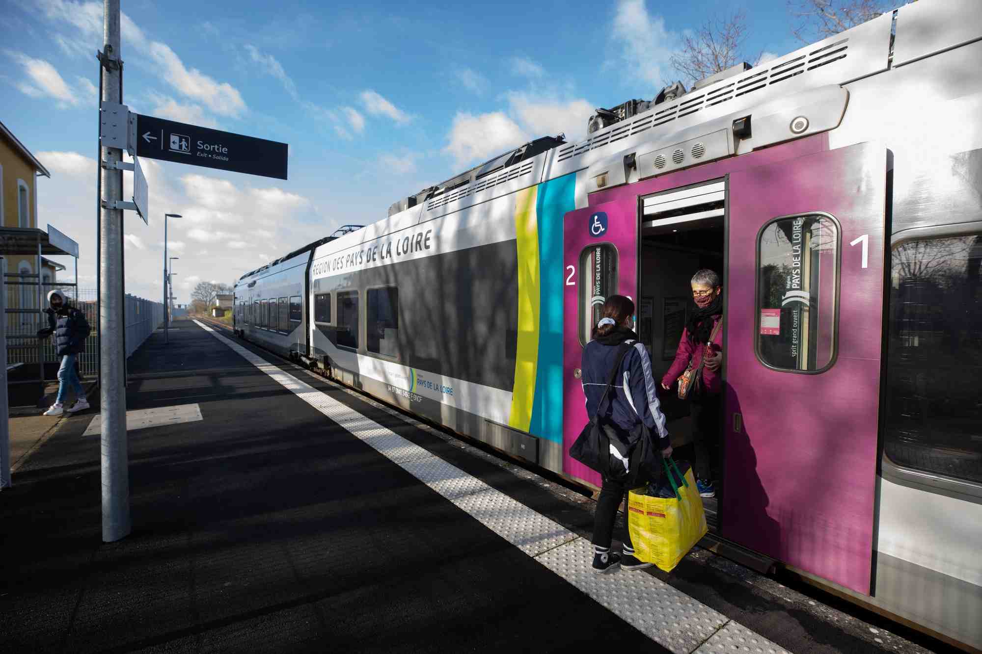 Dix-sept trains sont suspendus jusqu'en octobre pour la rentrée par SNCF Voyageurs pour des problèmes de maintenance.