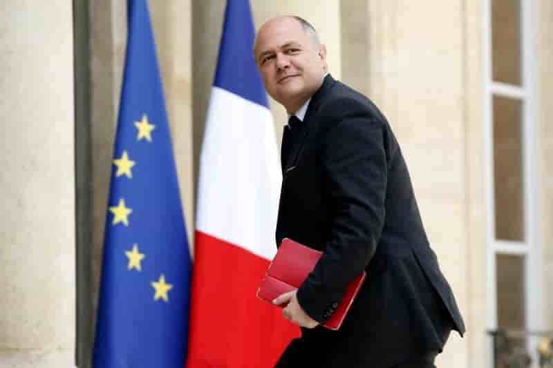 Bruno le roux annonce sa demission