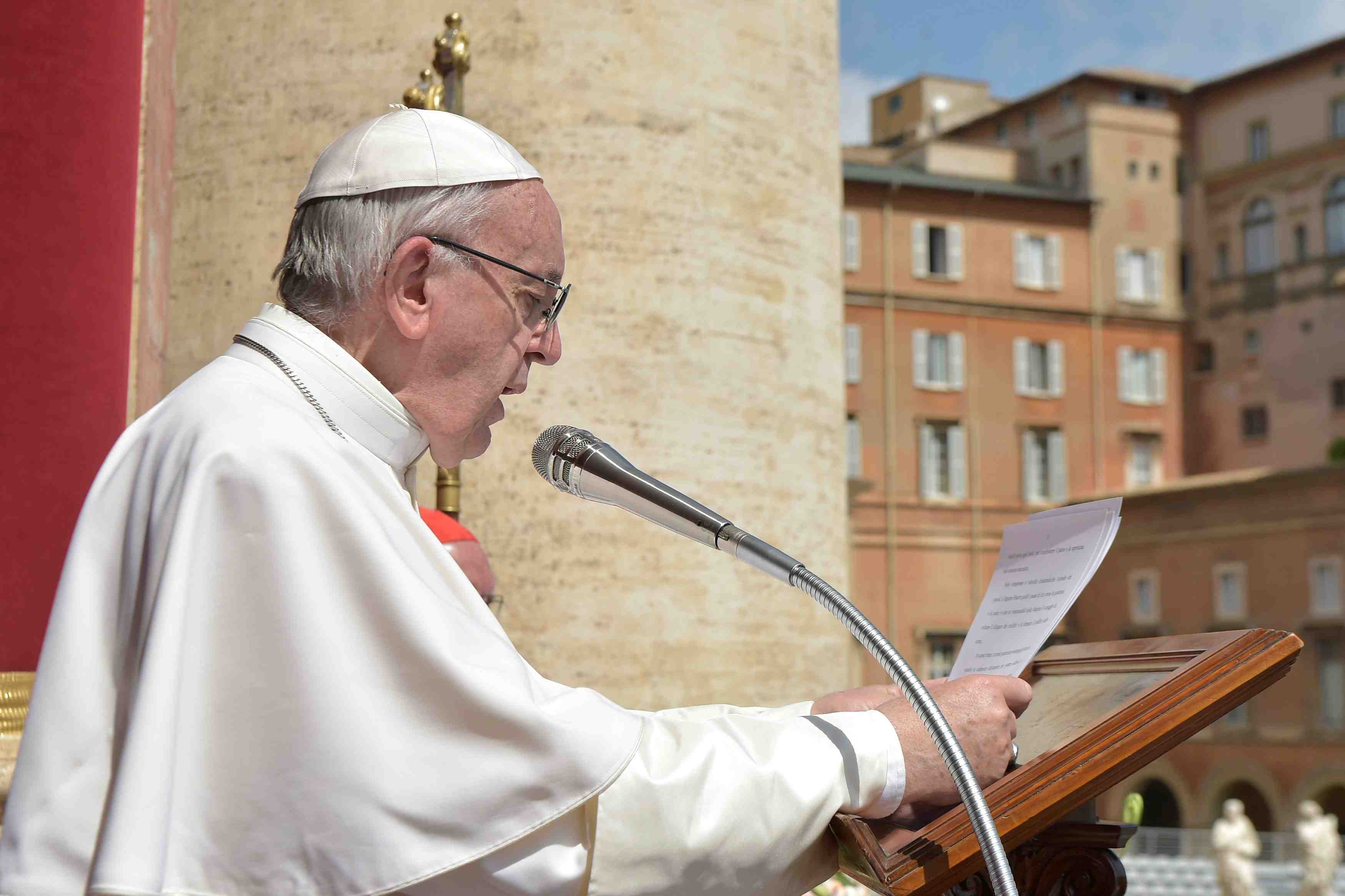 Le pape condamne l'attentat "ignoble" de samedi pres d'alep