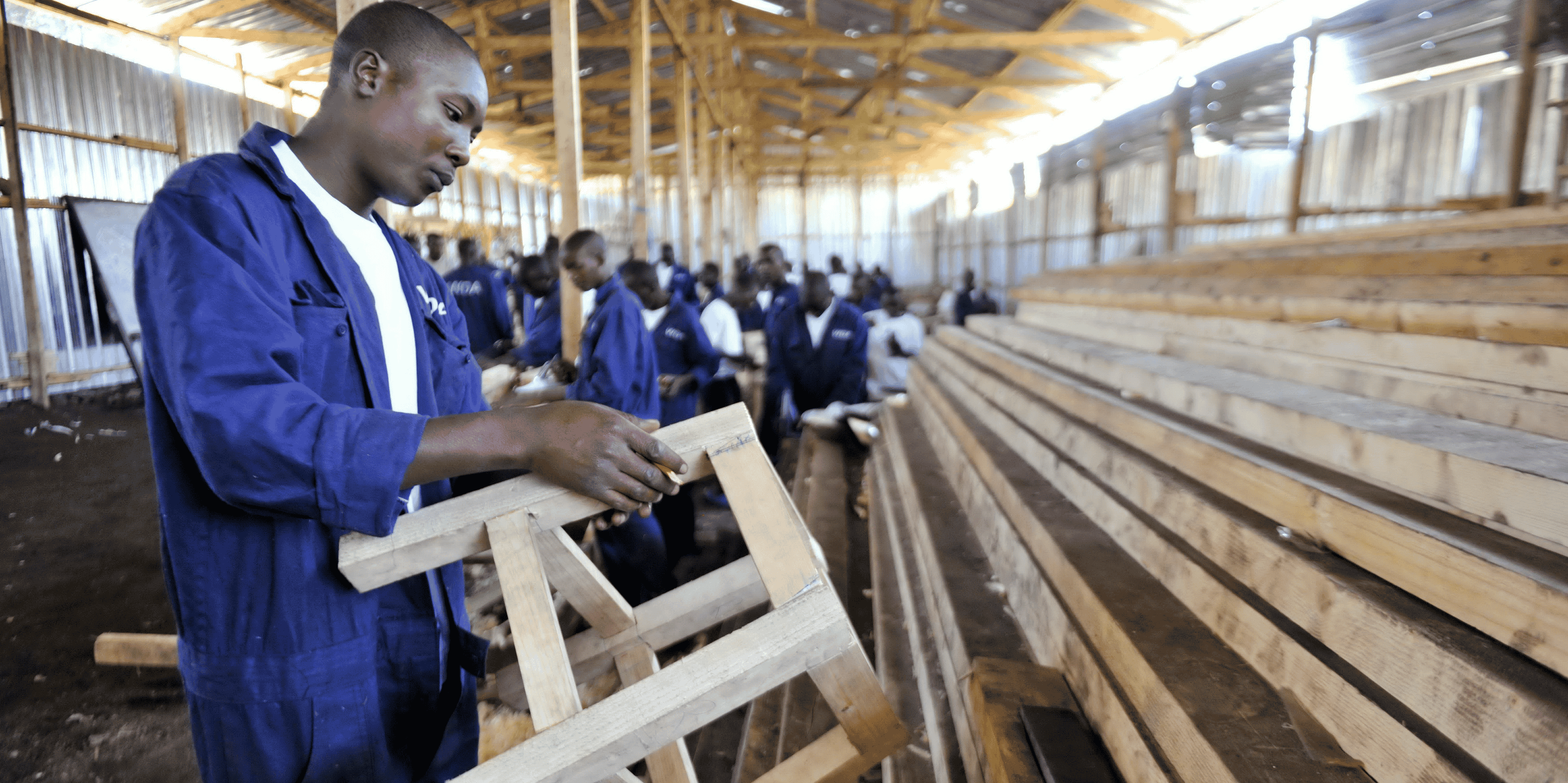 Atelier Travail Stage Emploi Bois Formation Usine Industrie manufacture