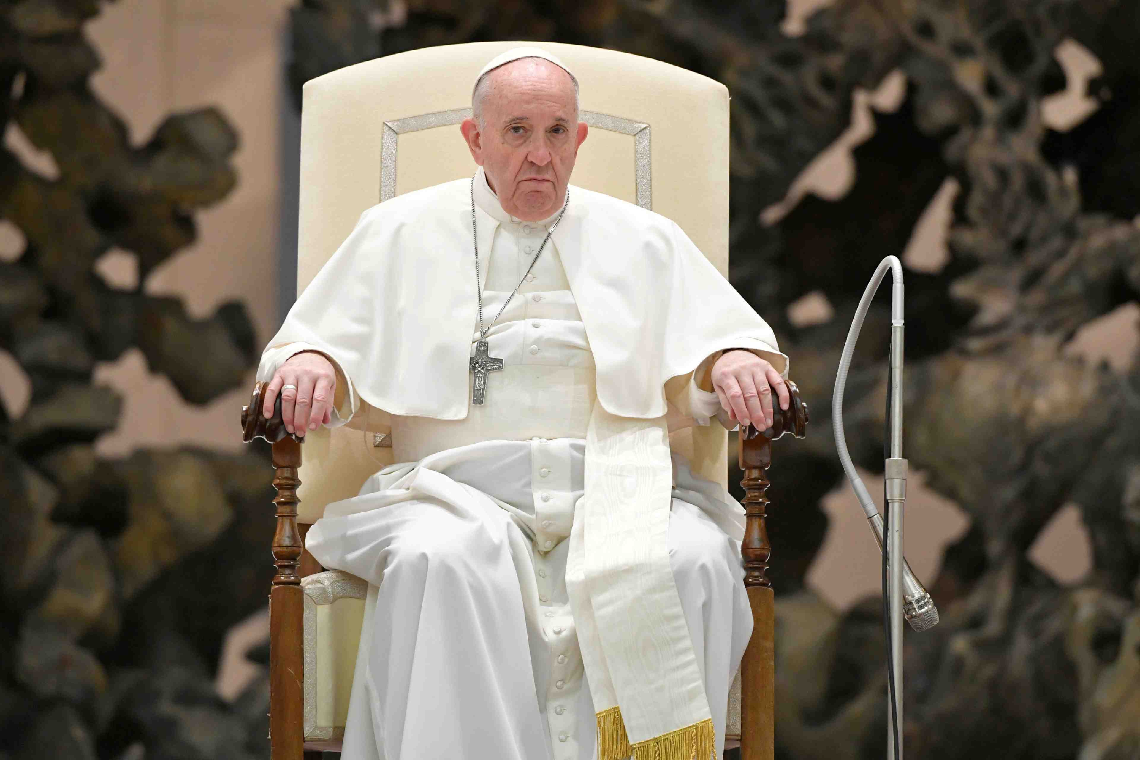 Le pape condamne l'attaque "sauvage" contre une eglise a nice