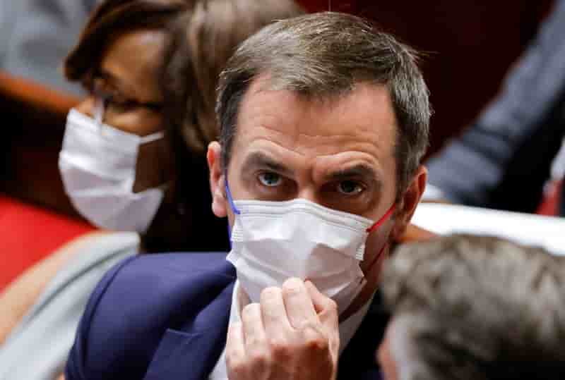 France: une 3e dose de vaccin sans doute proposee des septembre, dit veran