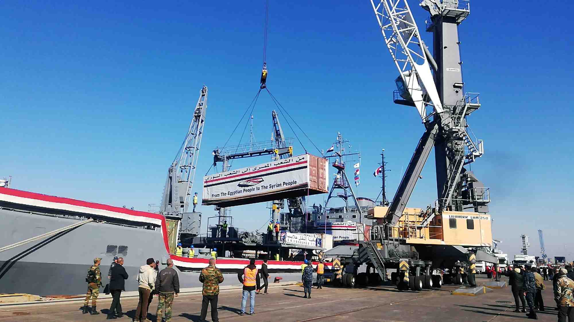 Un navire au port de lattaquie en syrie