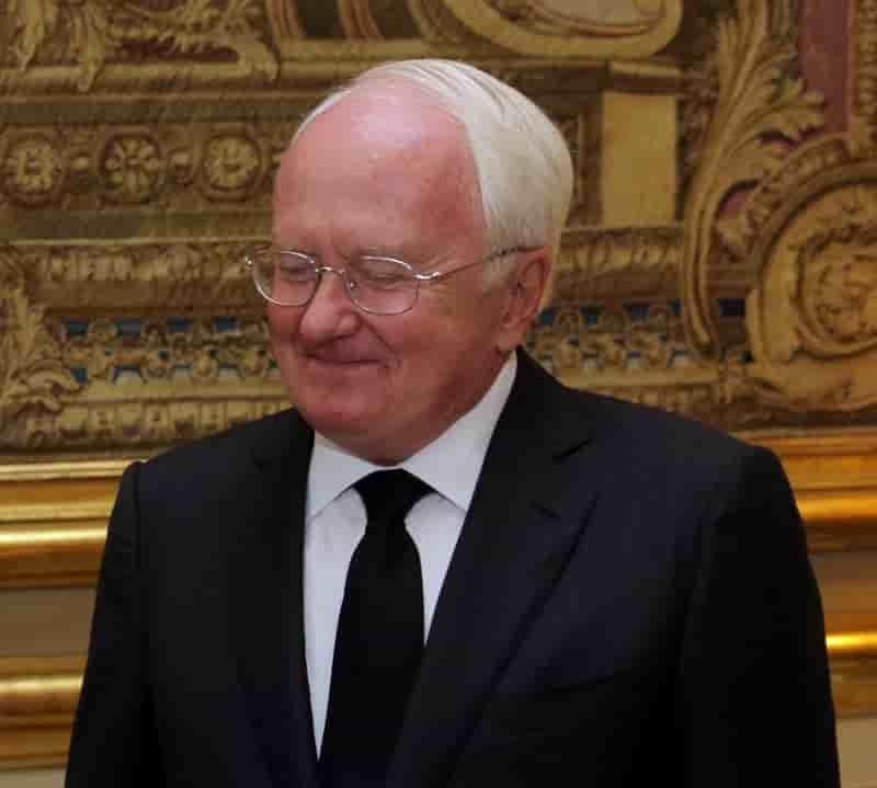 Michel vauzelle renonce a la region paca