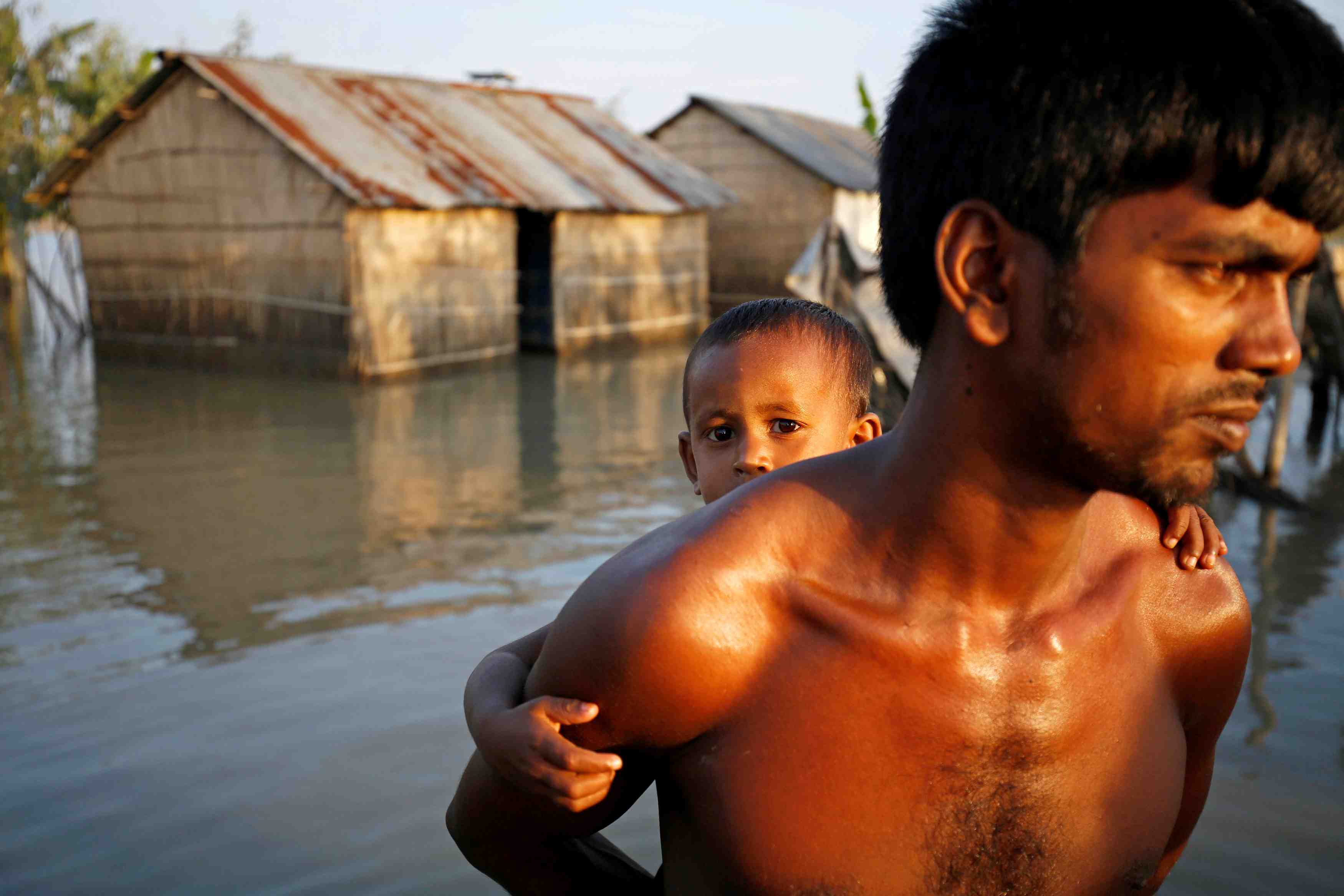 Plus de 800 morts dans les inondations liees a la mousson en asie du sud