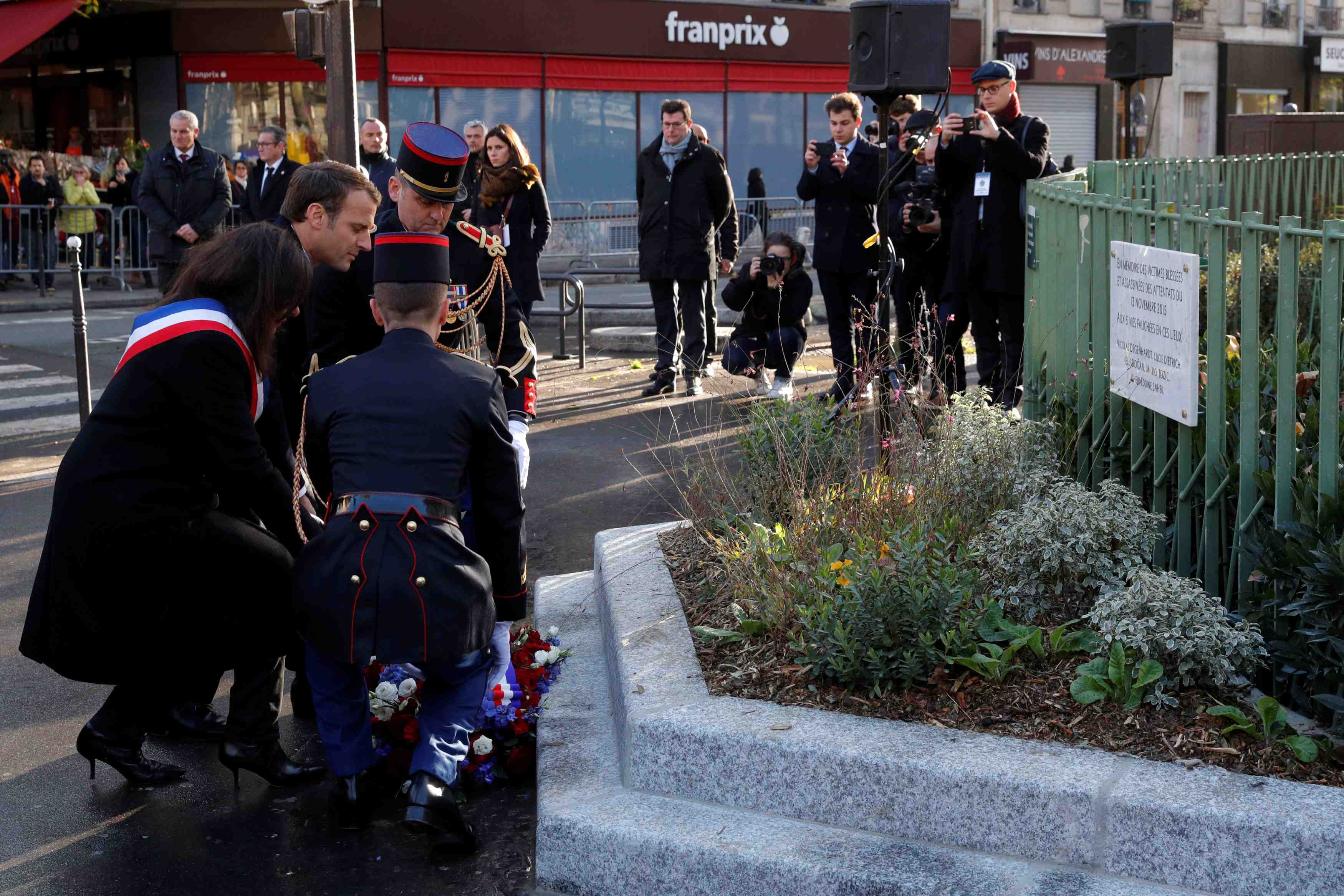 Depuis le 13 novembre 2015, "la france a tenu", dit philippe