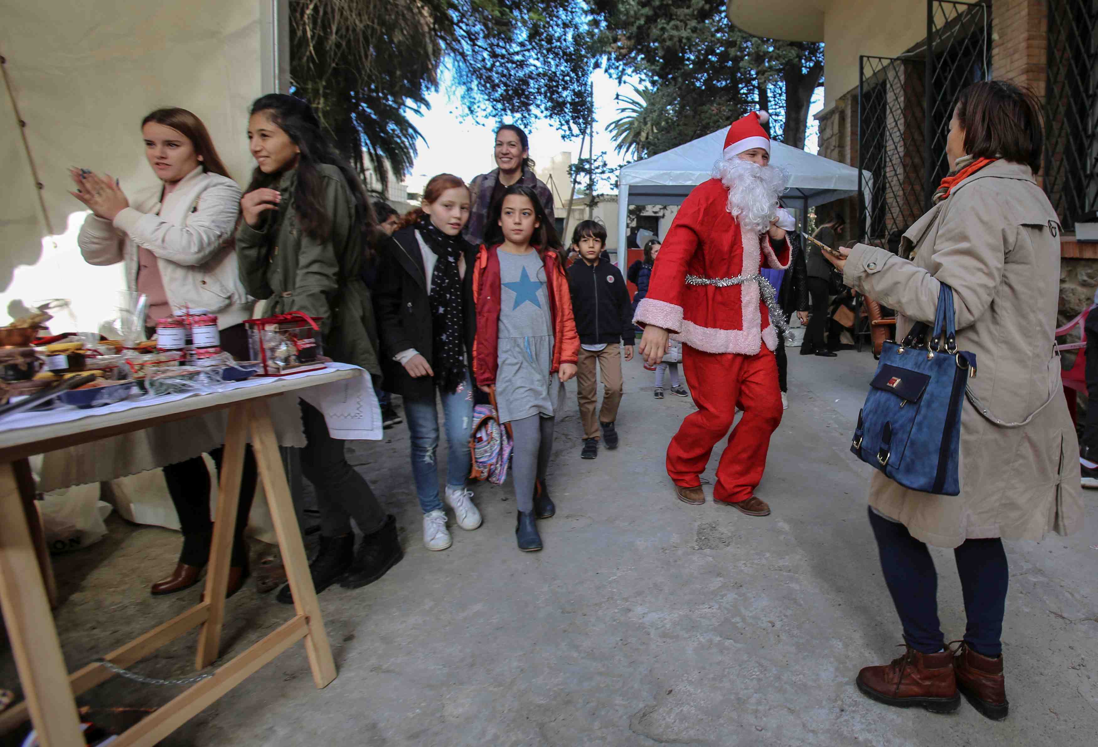 Un marche de noel organise a alger