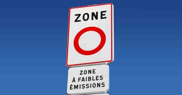 La métropole grenobloise instaure une ZFE pour les particuliers, trois ans après avoir mis en place des restrictions pour les utilitaires et poids lourds, cette fois à temps complet.