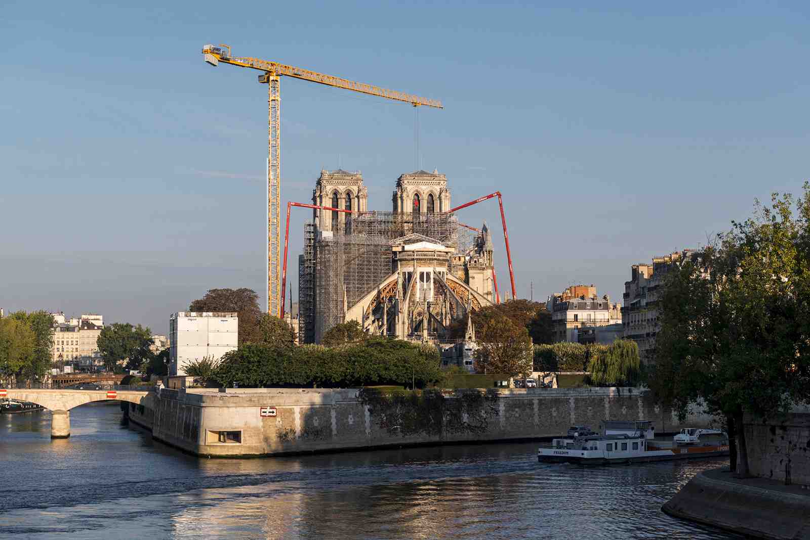Dès le lendemain de l’incendie survenu en avril 2019, Joly location s’est engagée dans la reconstruction de Notre-Dame de Paris