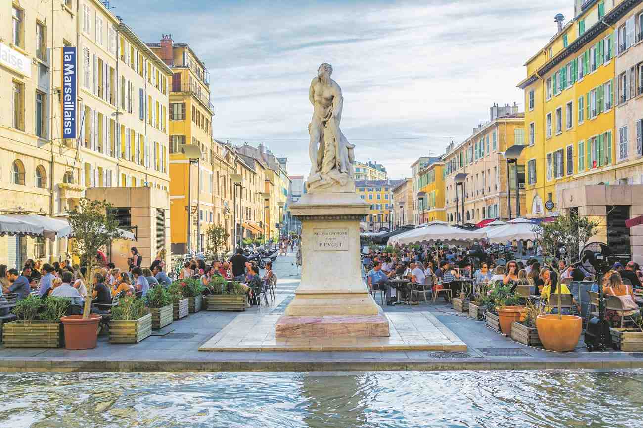 Pour valoriser les centres-villes, les activités liées à la nourriture sont jugées plus porteuses que les commerces de prêt-à-porter.