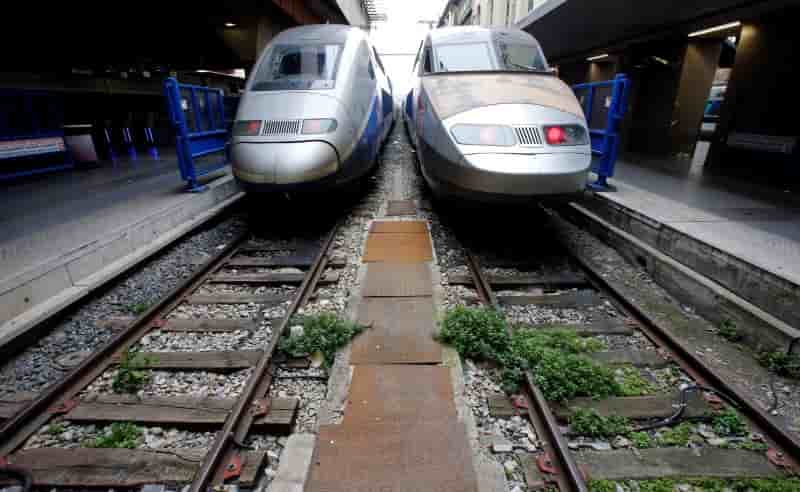 4 tgv sur 5 circuleront samedi malgre la greve
