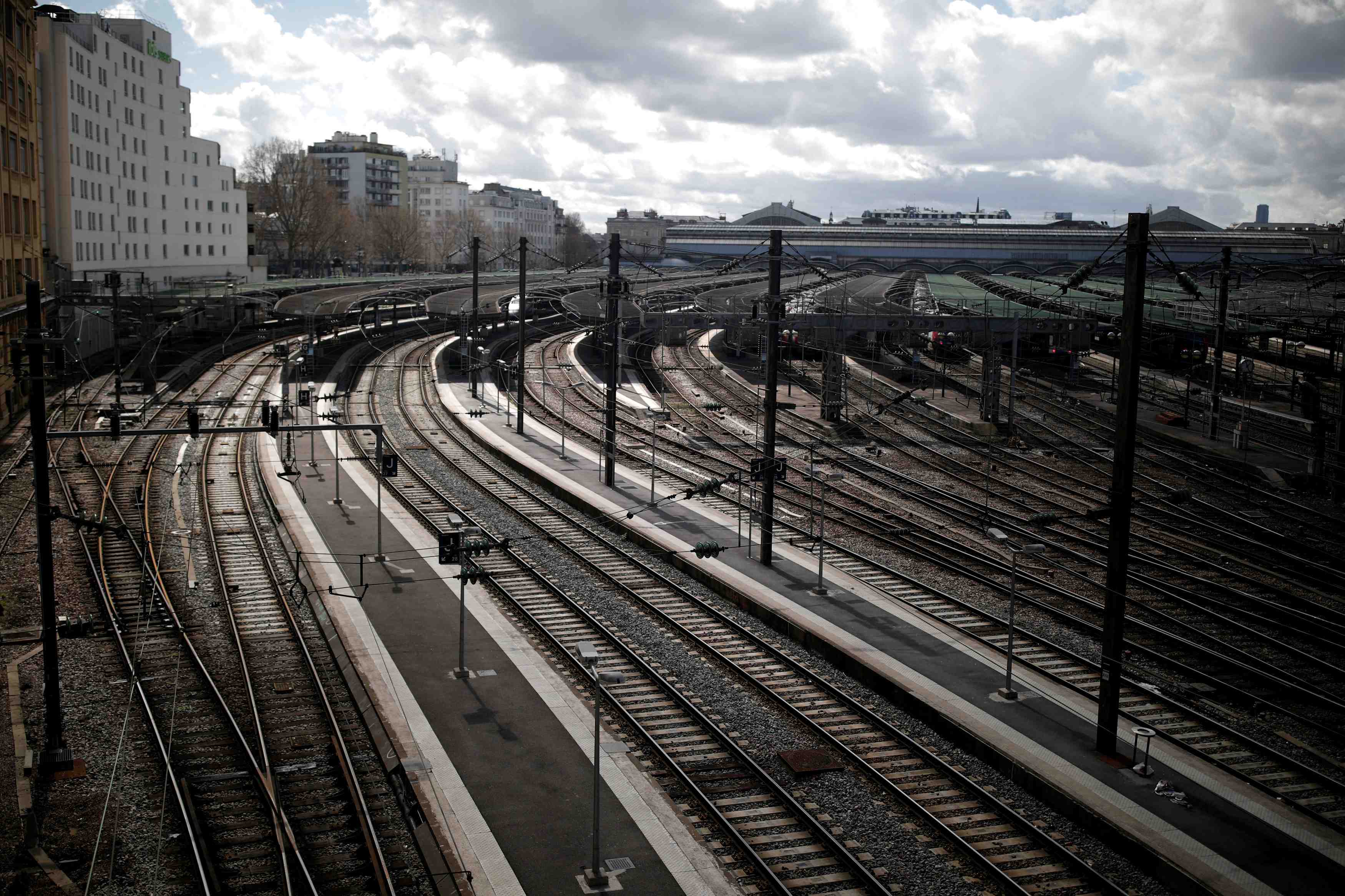 Menaces d'azf contre le reseau ferre : deux mises en examen