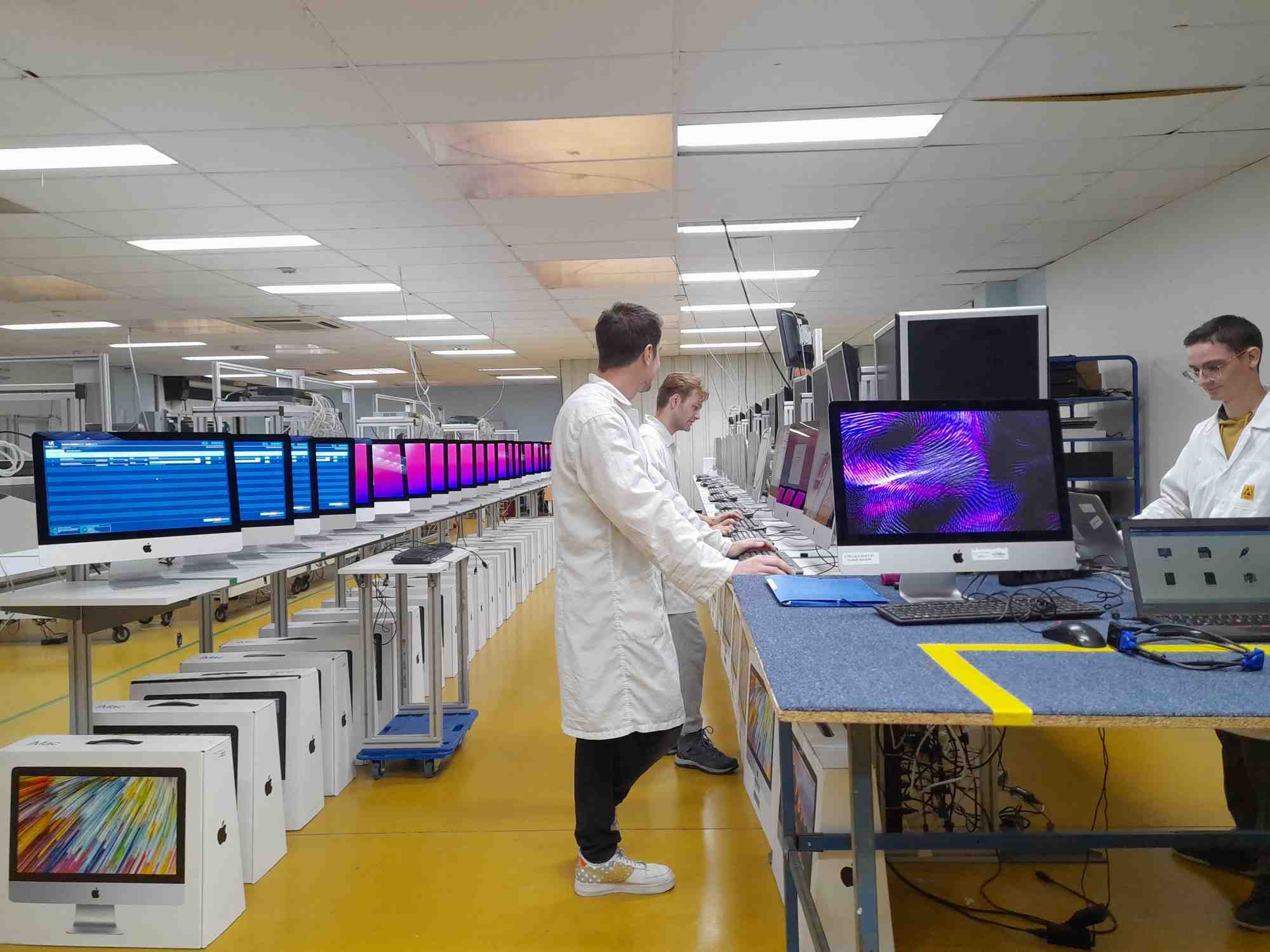Dans son usine de Saint-Mathieu-de-Tréviers (Hérault), Econocom Factory a lancé deux lignes de reconditionnement d'ordinateurs.