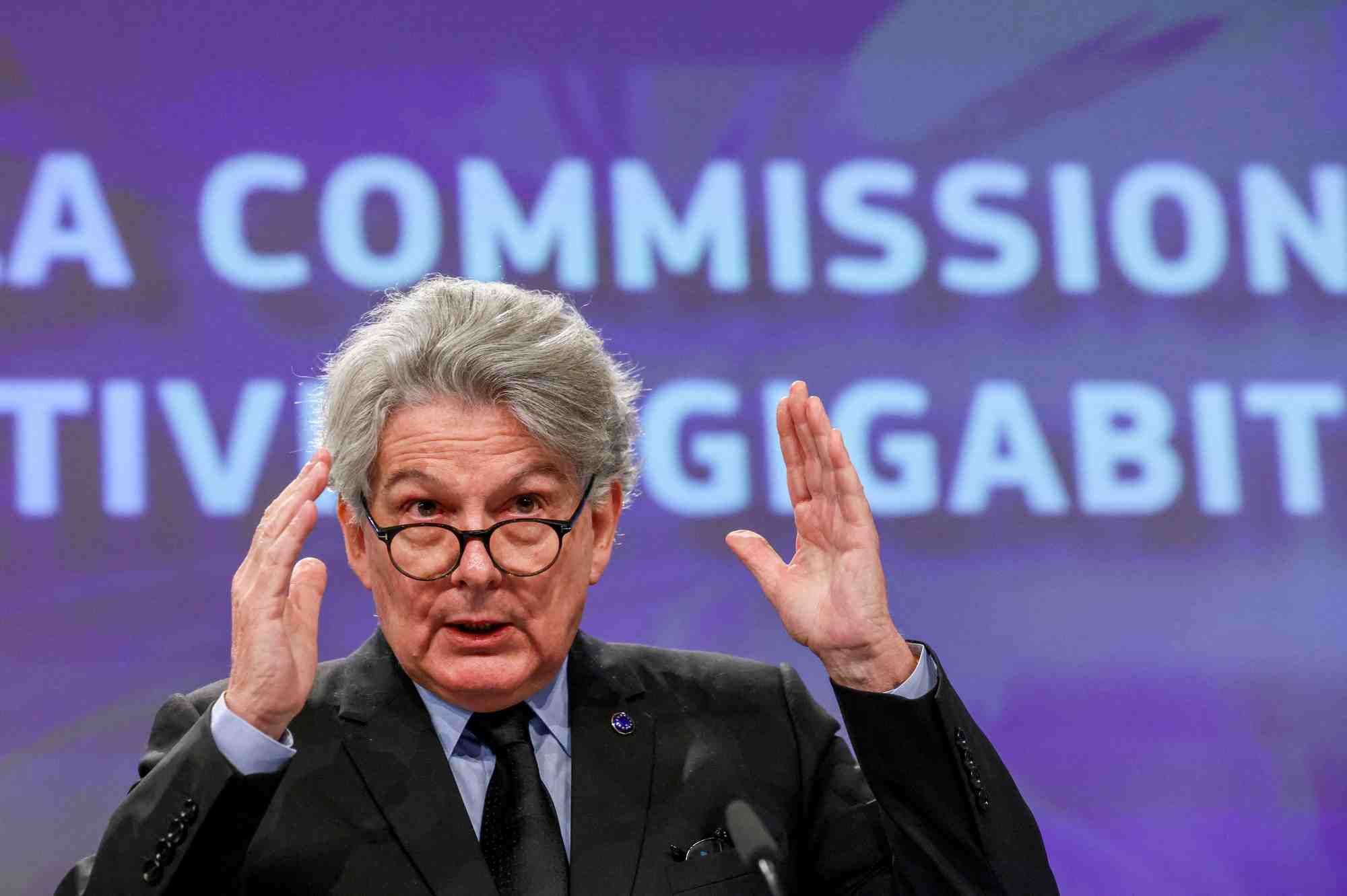 Thierry breton, commissaire europeen au marche interieur, lors d'une conference de presse