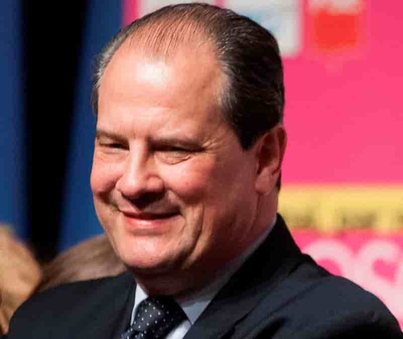 Cambadélis juge inévitable d'abandonner l'objectif de déficit à 3%