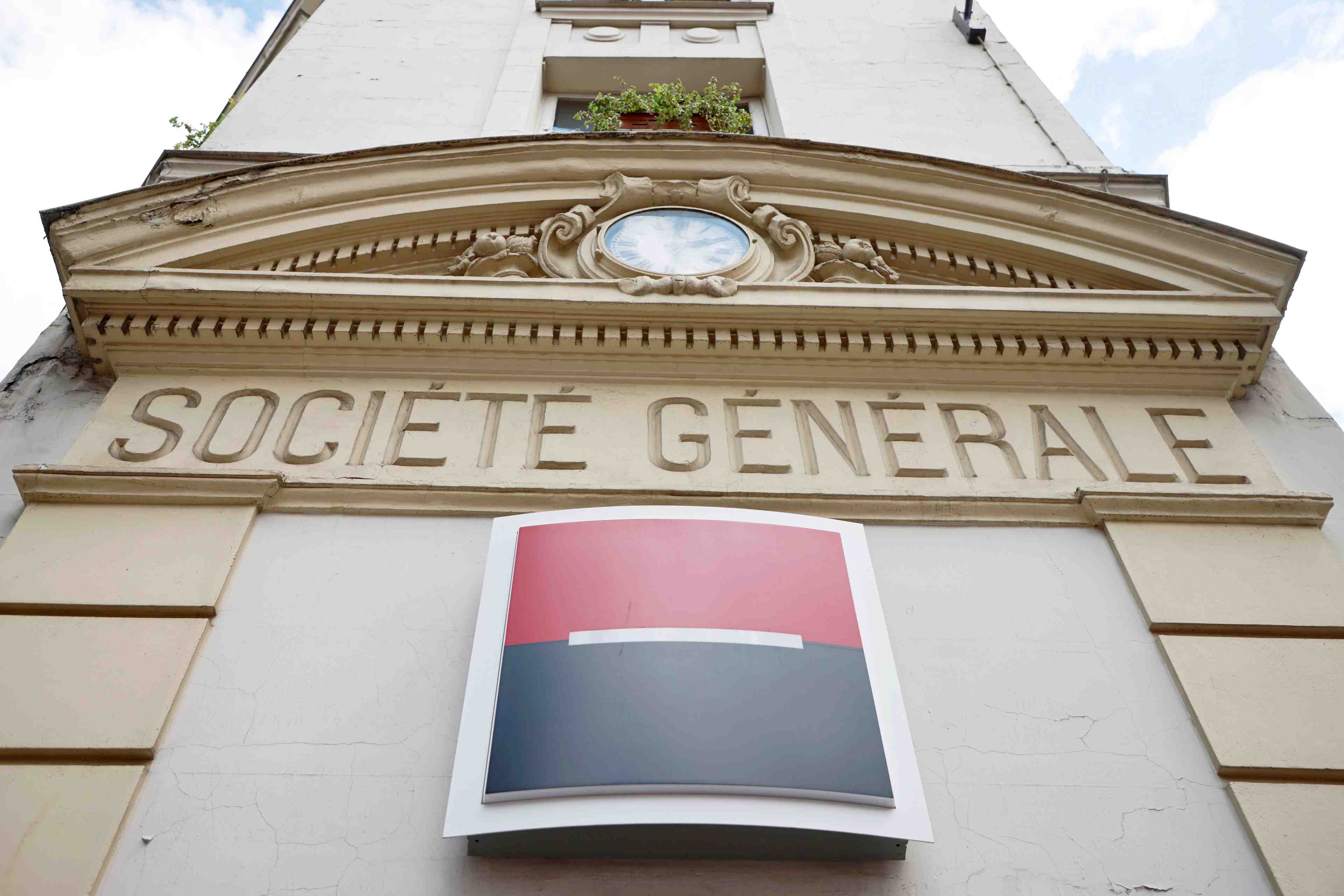 Socgen assure que sa filiale russe fonctionne normalement