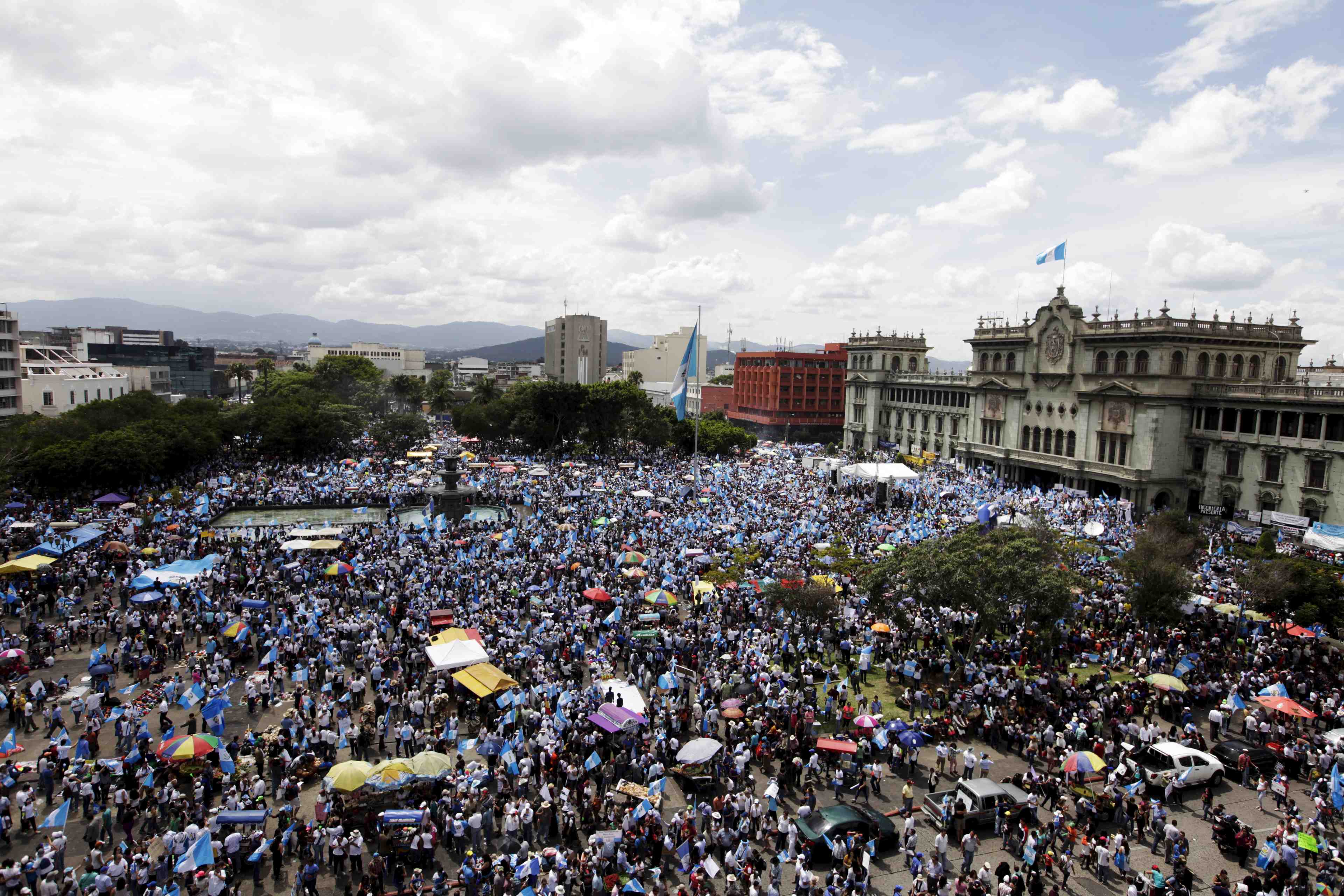 Manifestation contre le president au guatemala