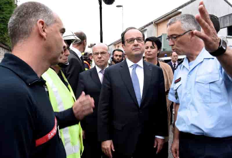 Hollande appelle les francais a faire bloc contre le terrorisme