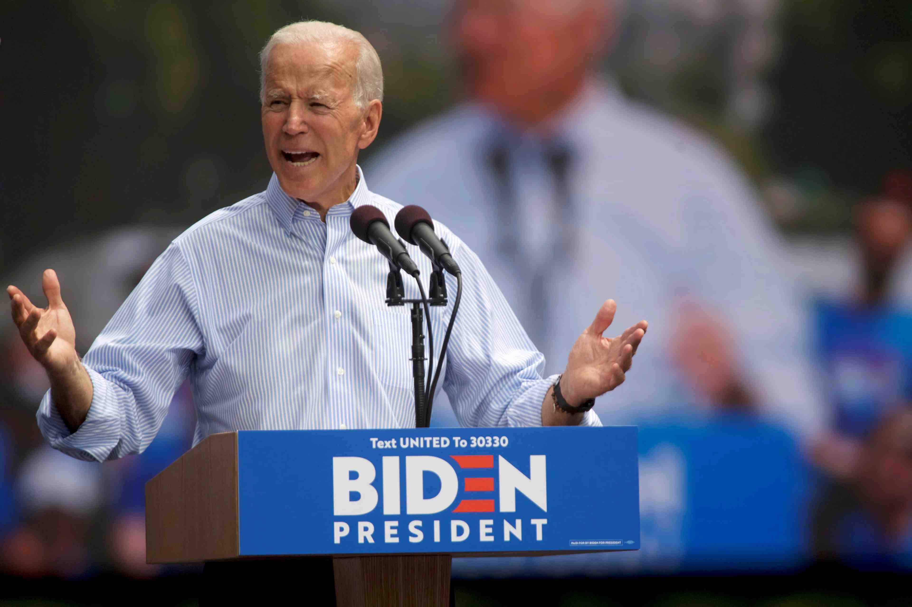 Un sondage place biden et sanders devant trump dans le michigan