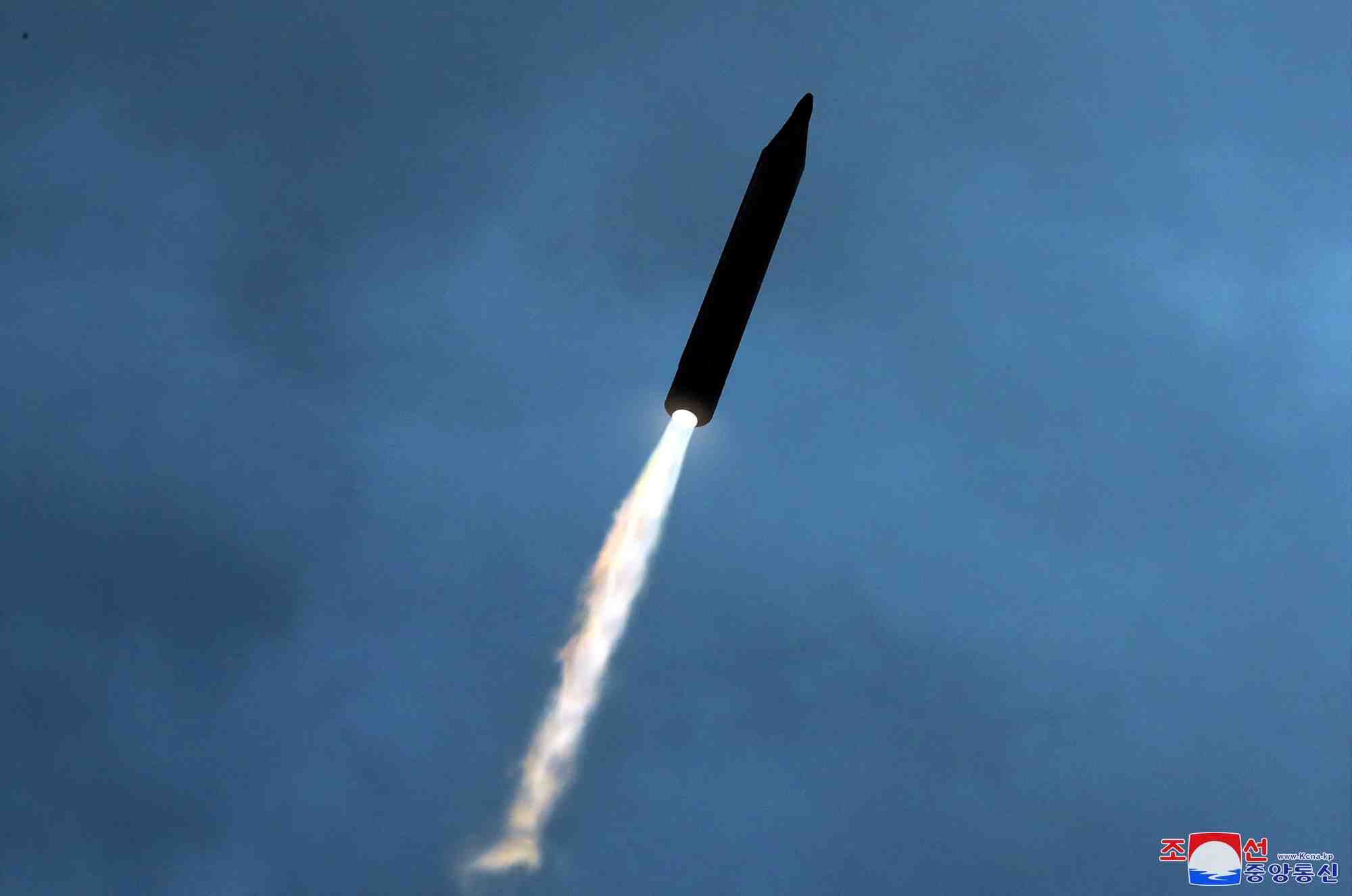 Un tir de missile dans un lieu non devoile en coree du nord