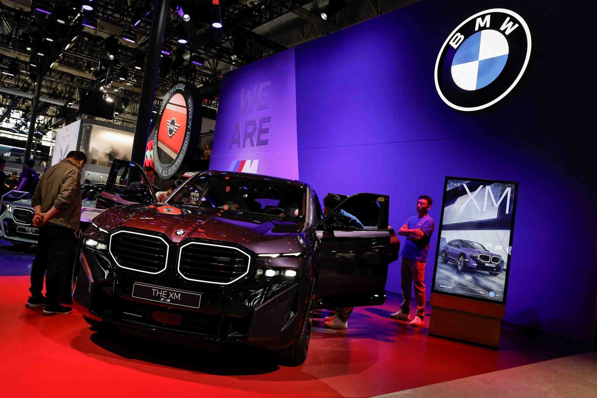 Le vehicule electrique hybride bmw xm a l'exposition internationale de l'automobile de pekin