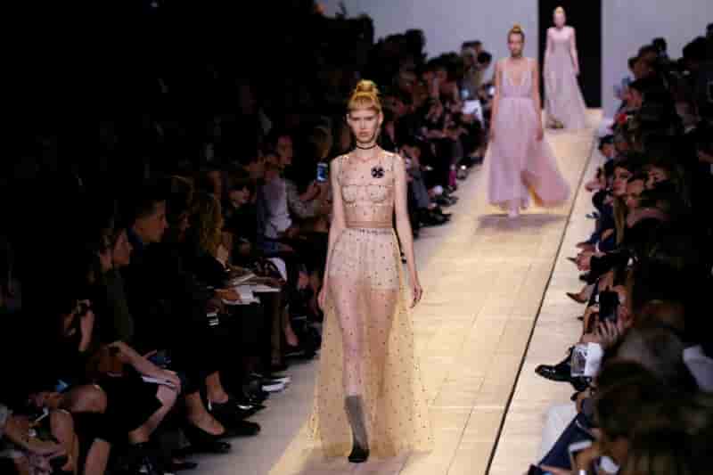 Dior veut seduire la generation ultra connectee avec maria chiuri