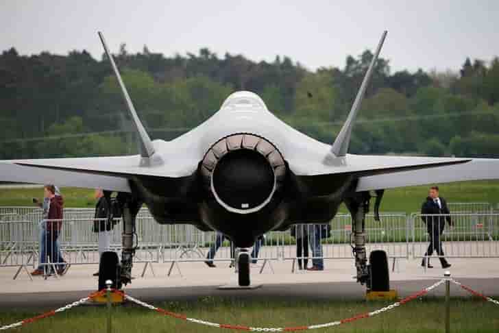 Lockheed releve ses objectifs annuels apres un solide deuxieme trimestre