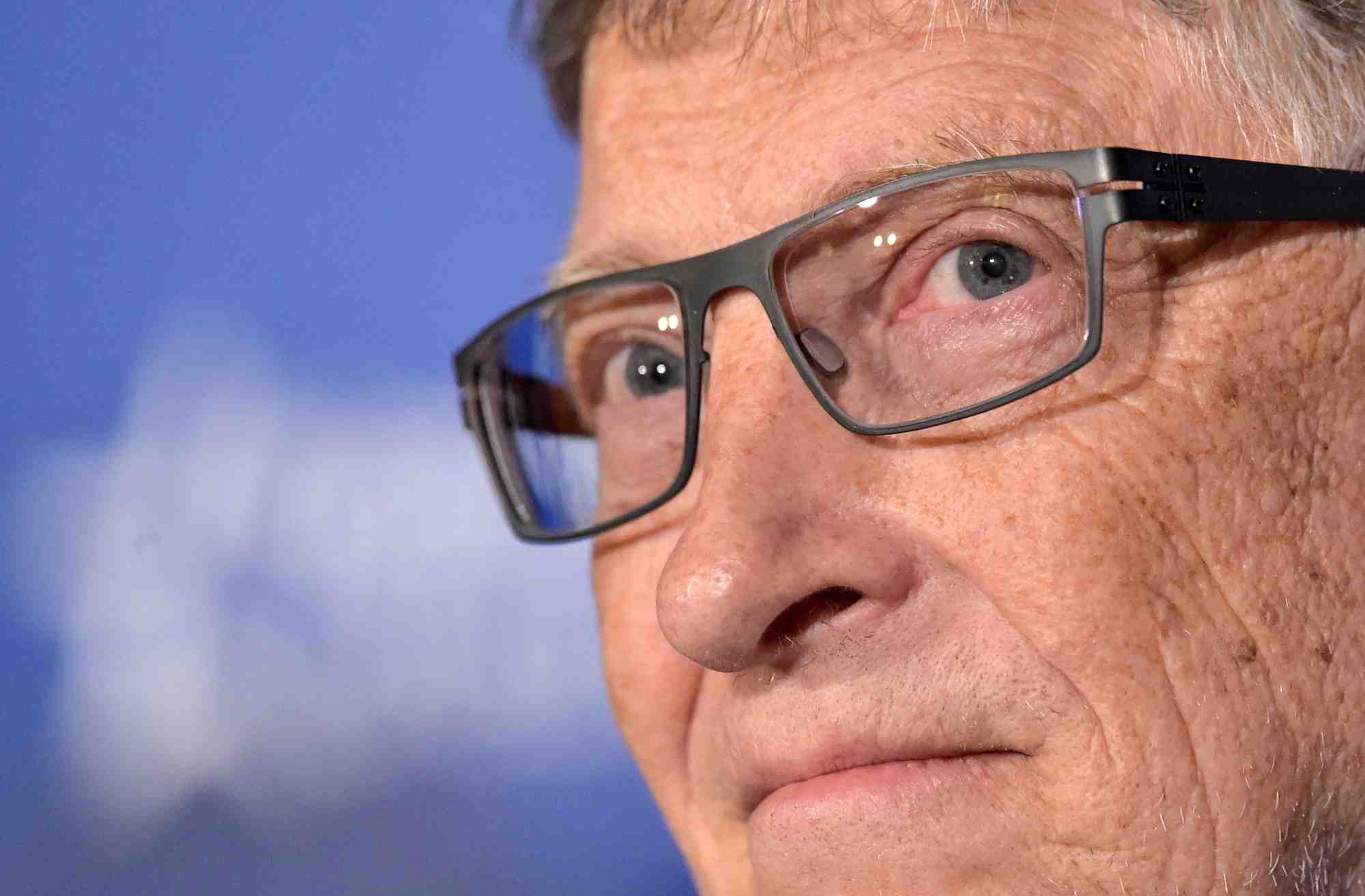 Microsoft a enquete sur une tentative de liaison presumee de bill gates avec une employee