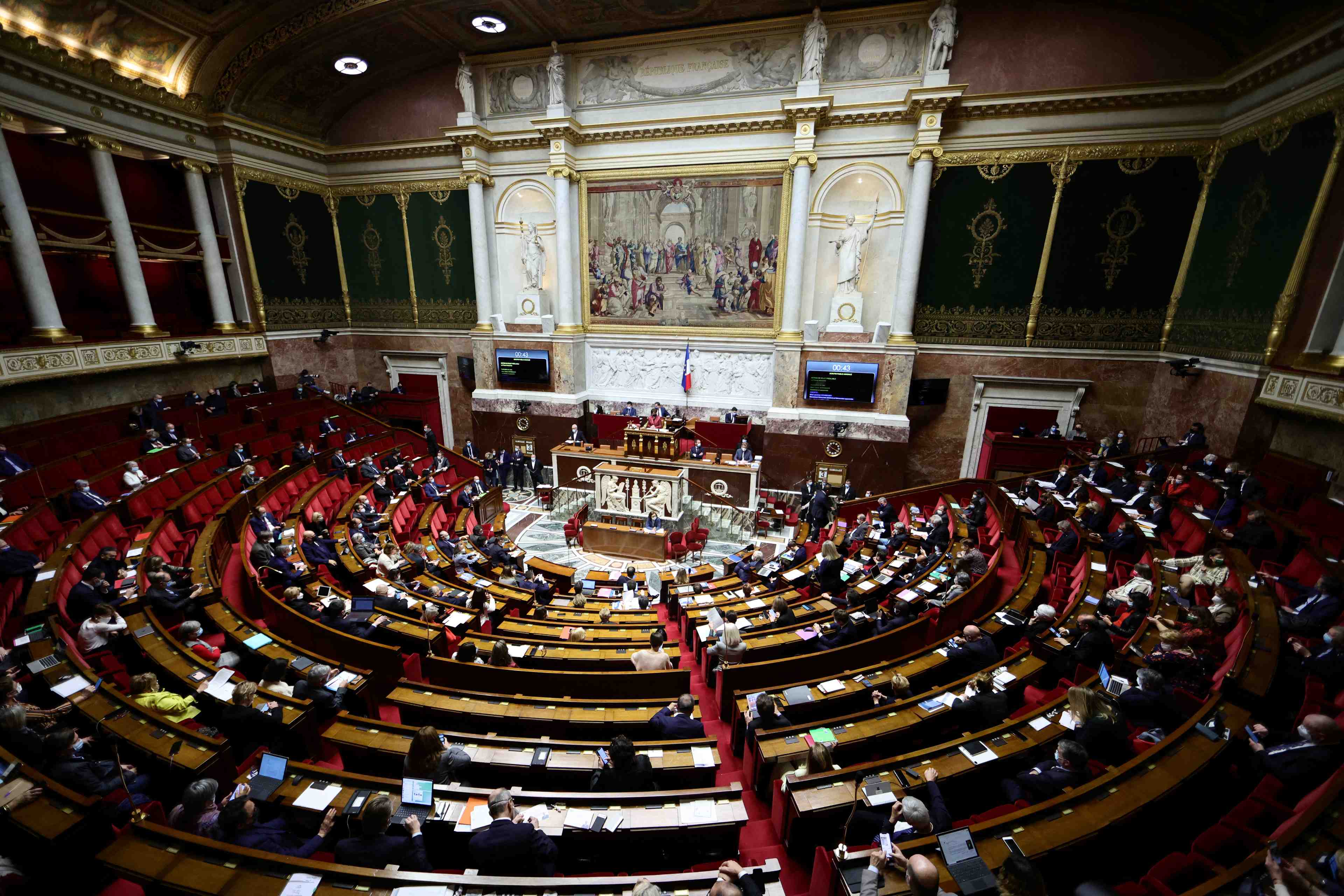 L'assemblee approuve le projet de loi creant le pass vaccinal