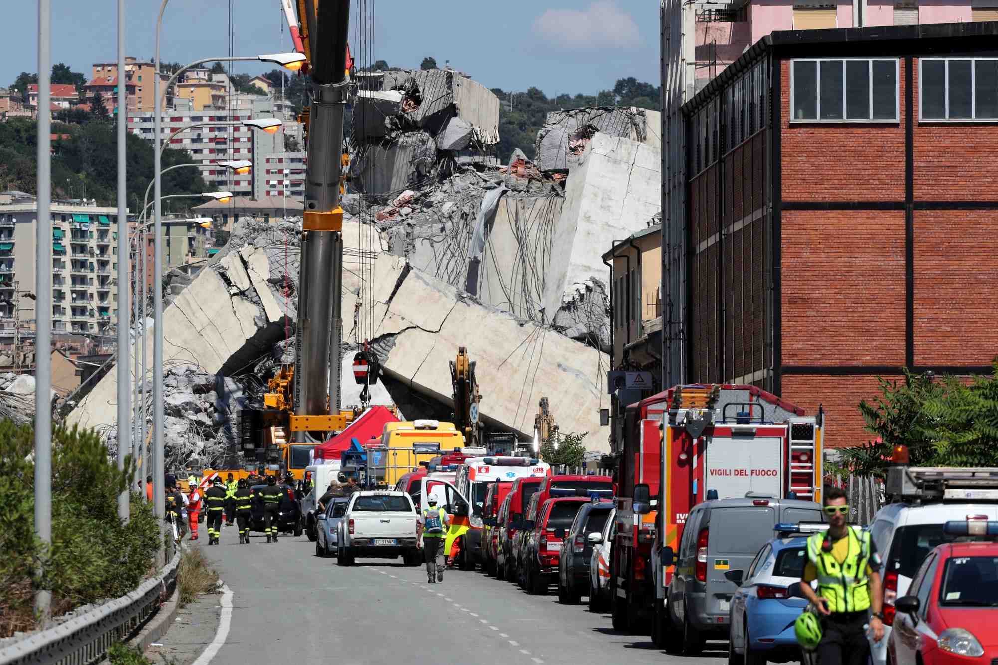 Le site de l'effondrement du viaduc, le lendemain de la catastrophe, le 15 août 2018.