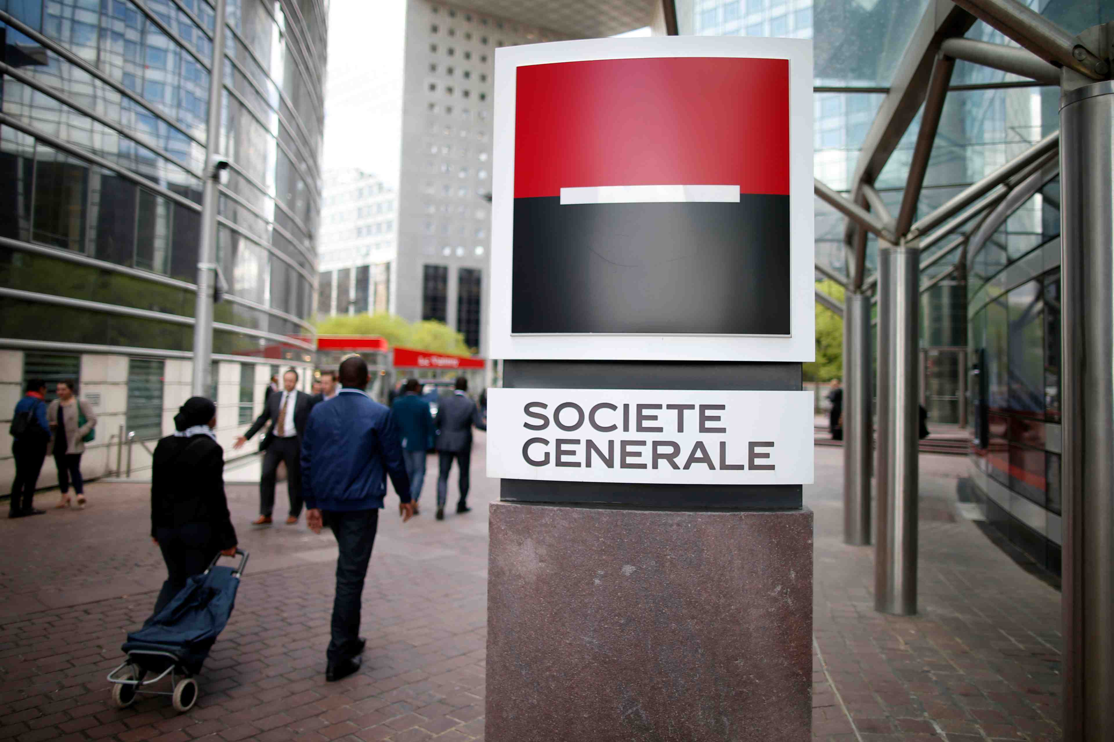 Societe generale cede 2,05% du capital d'euroclear a sfpi