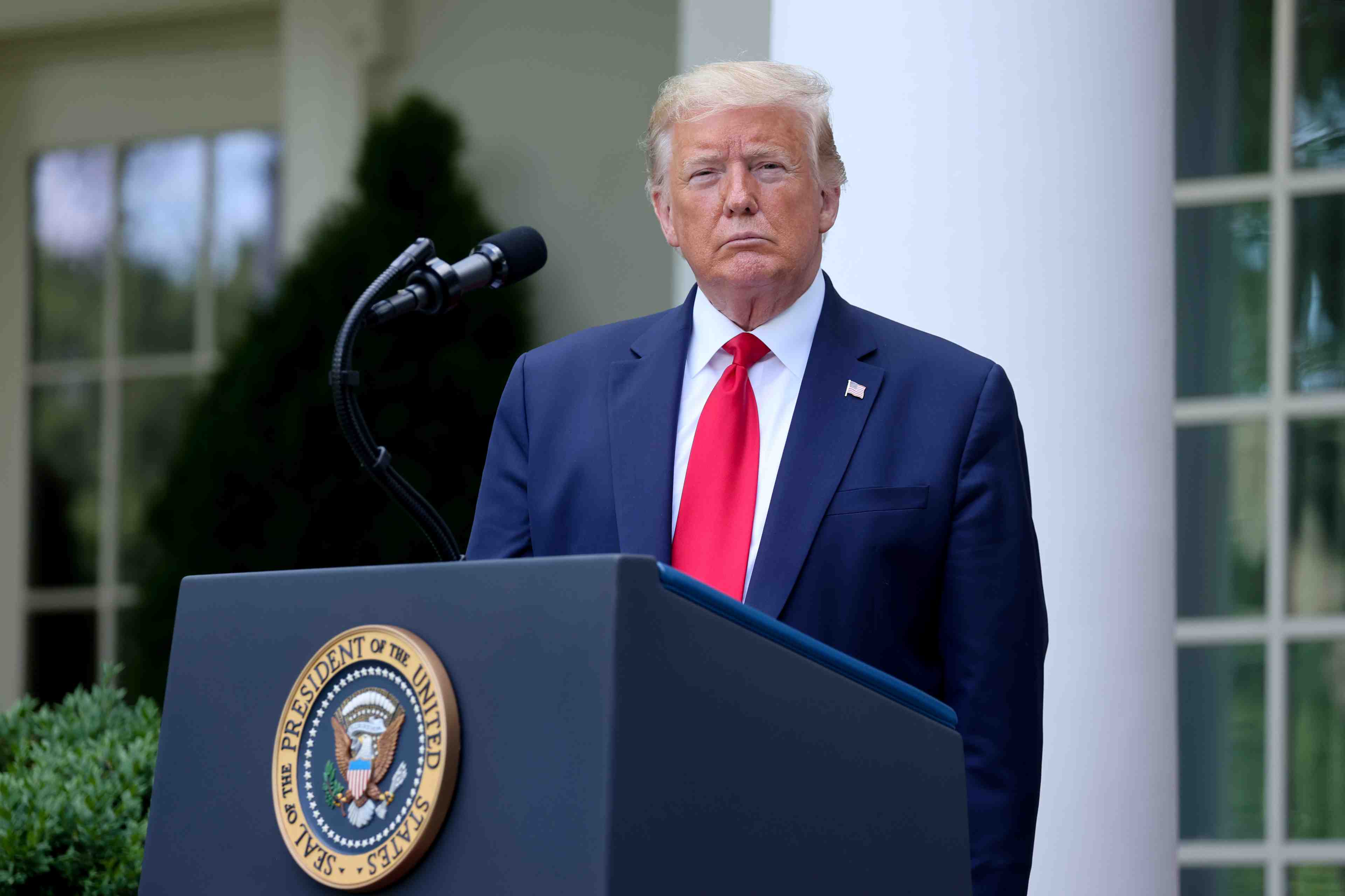 Trump accuse twitter d'interferer dans l'election presidentielle us