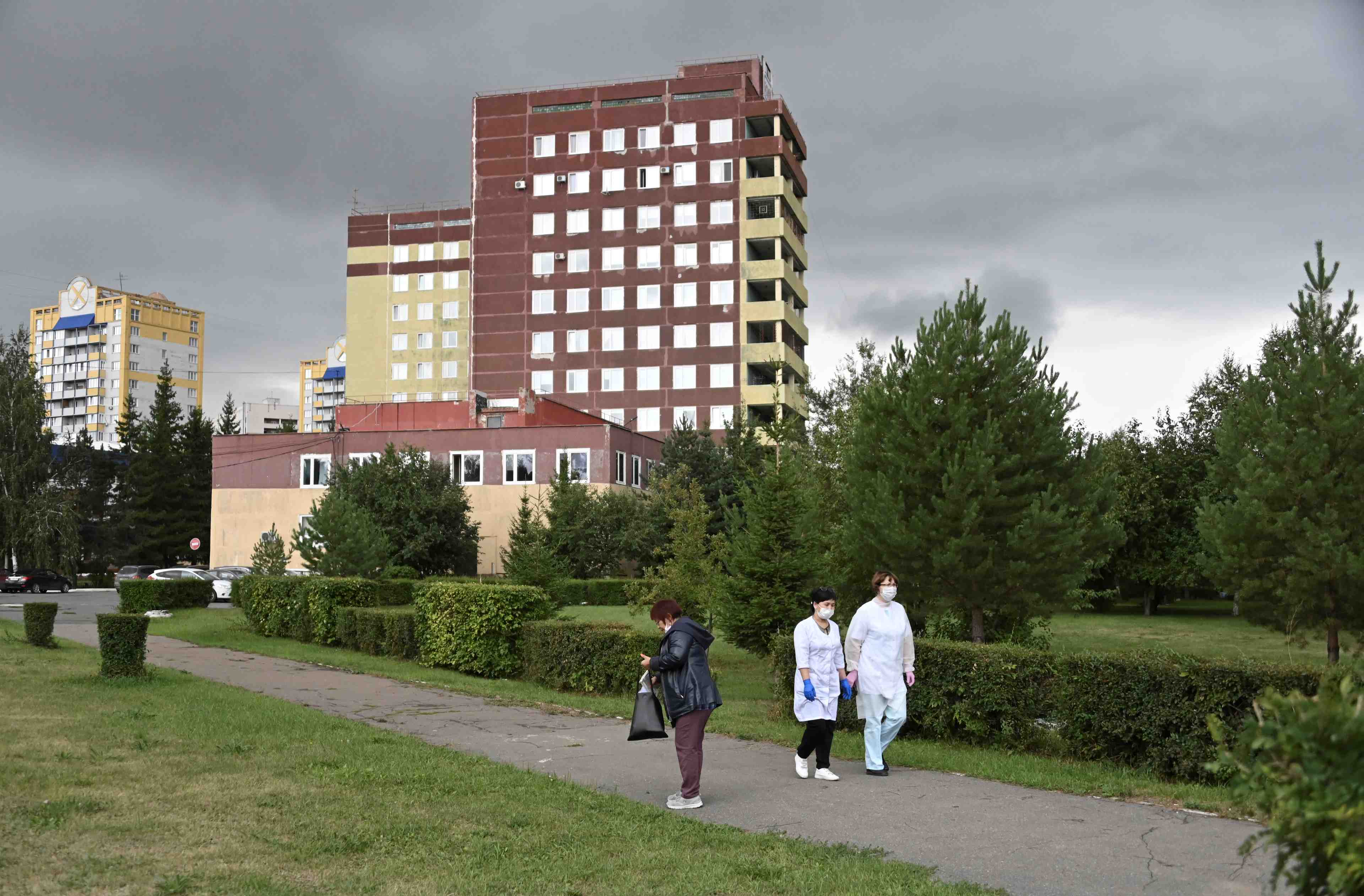 Les tests chez navalny n'ont revele aucune trace de poison, dit le medecin