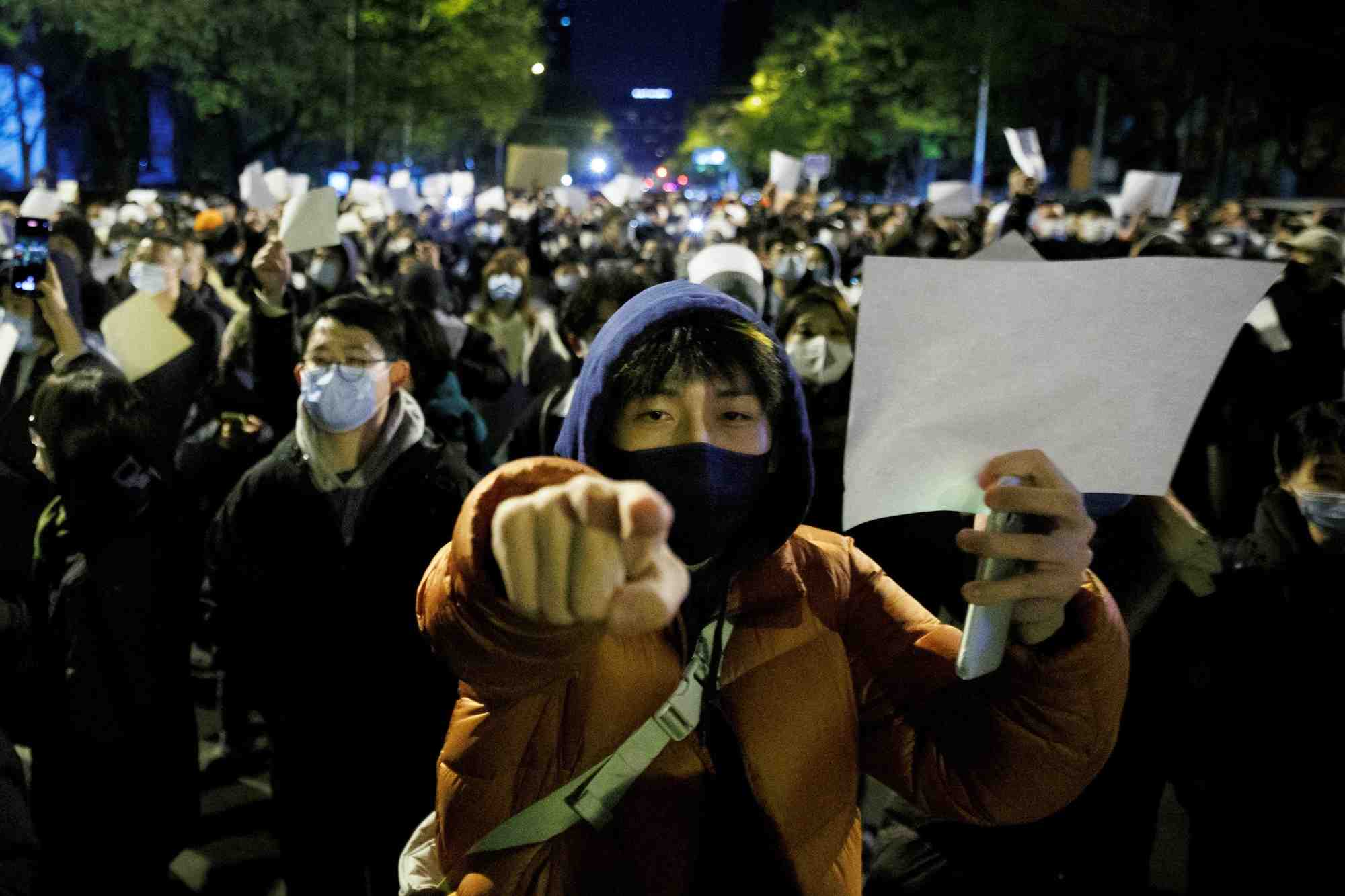 Photo d'archives : vigile a la memoire des victimes d'un incendie a urumqi, a pekin