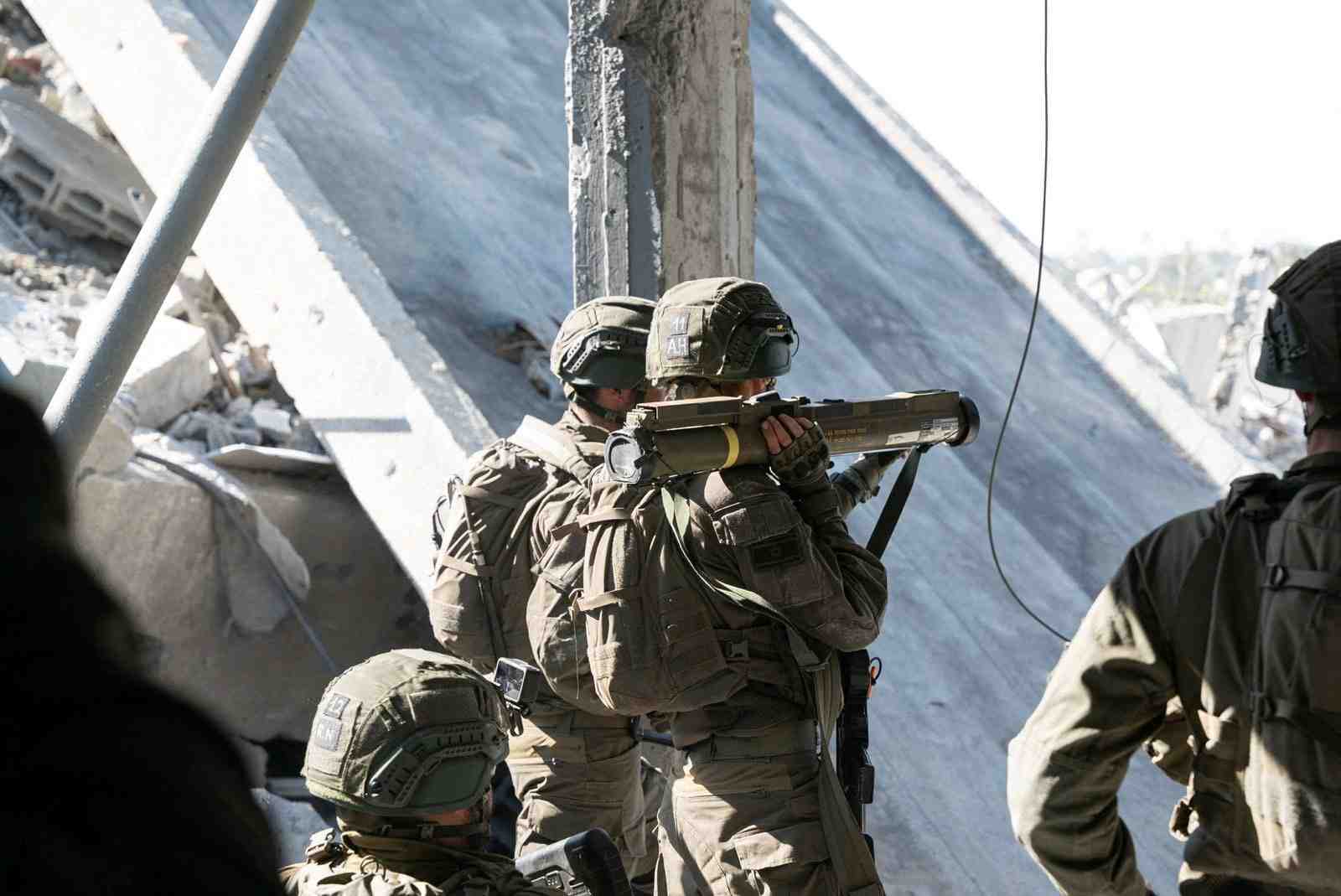 Des soldats israeliens operent dans la bande de gaza